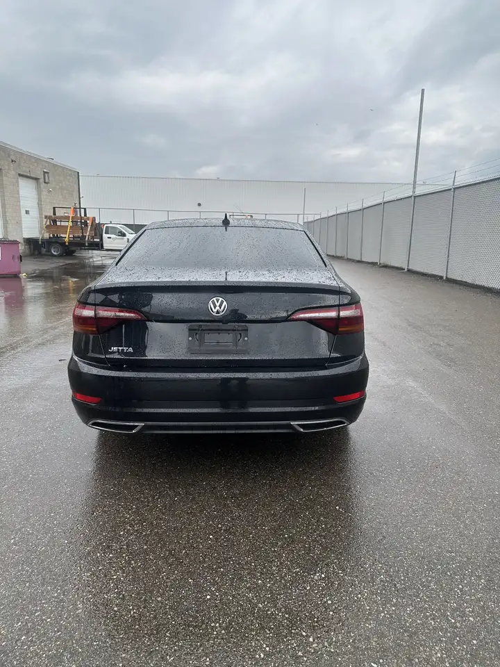 Volkswagen Jetta снимка Volkswagen Jetta