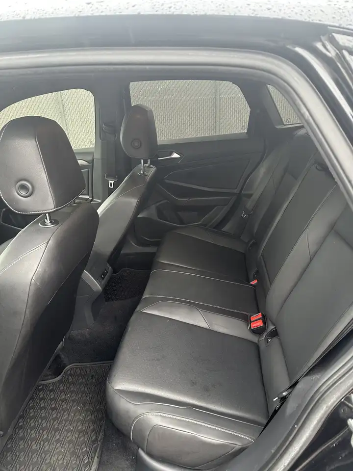 Volkswagen Jetta снимка Volkswagen Jetta