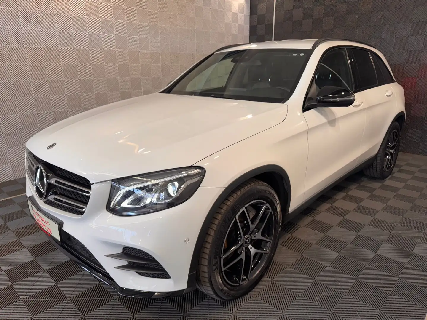Mercedes-Benz GLC 250 *AMG*4M-TEMPO-R.KAM-NIGHT-LED-KLIMA-19" Weiß - 2