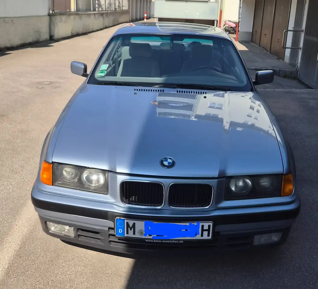BMW 320i, foto 4