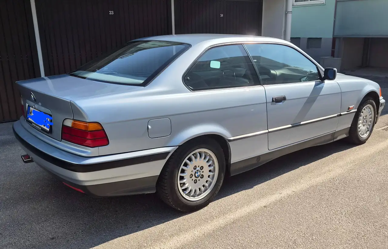 BMW 320i, foto 3