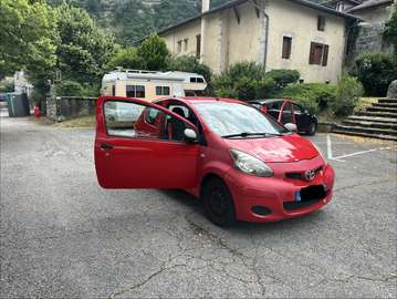1.0 VVT-i Confort