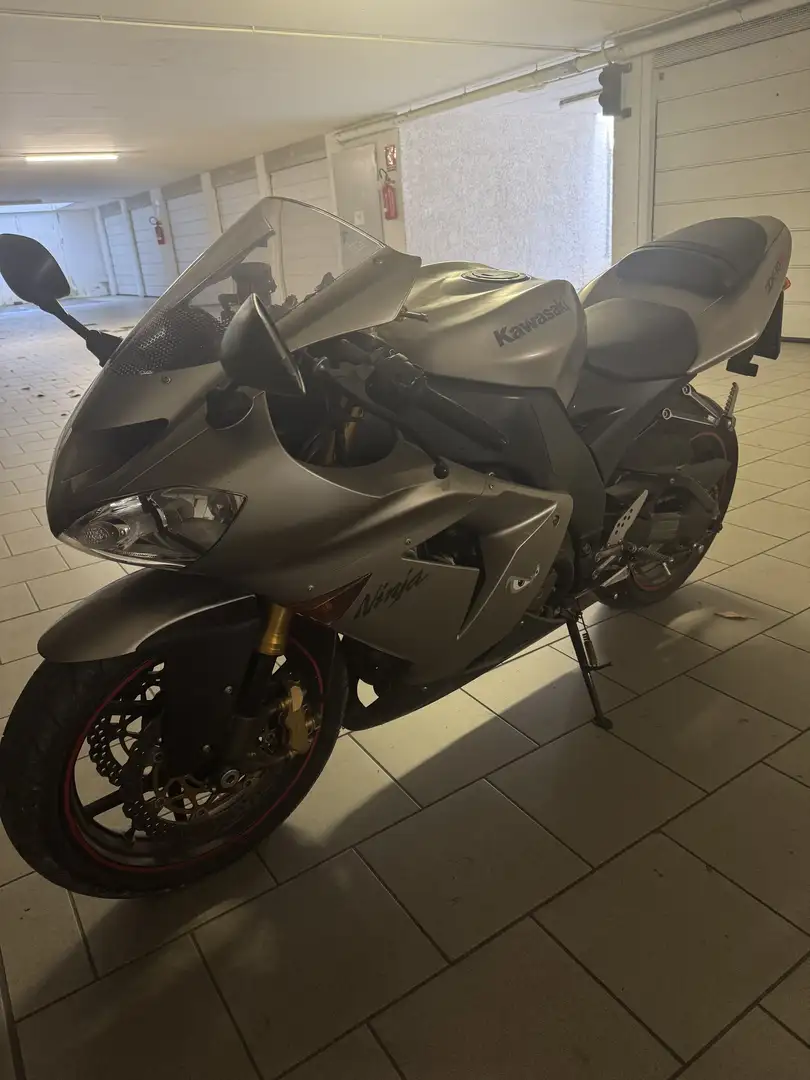 Kawasaki Ninja ZX-10R - 2