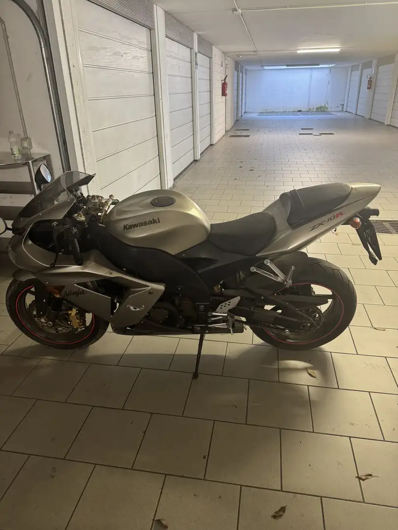 Kawasaki Ninja ZX-10R - 1