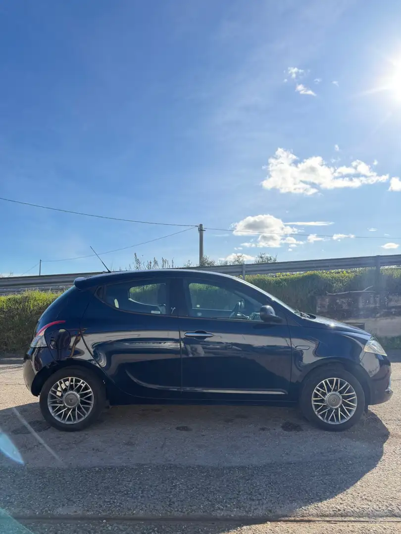 Lancia Ypsilon Ypsilon 1.3 MJT 16V 95 CV 5 porte S&S Gold Bleu - 2