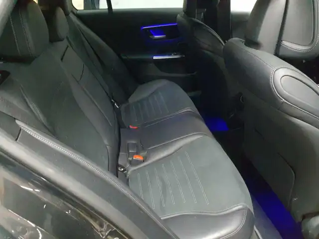 Mercedes-Benz C-Class view 14