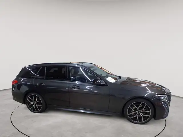 Mercedes-Benz C-Class view 3