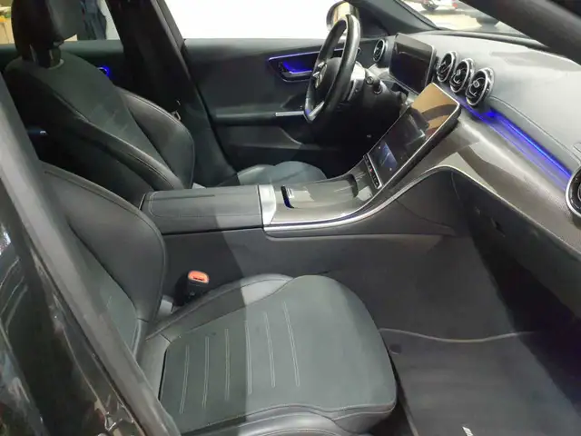 Mercedes-Benz C-Class view 8