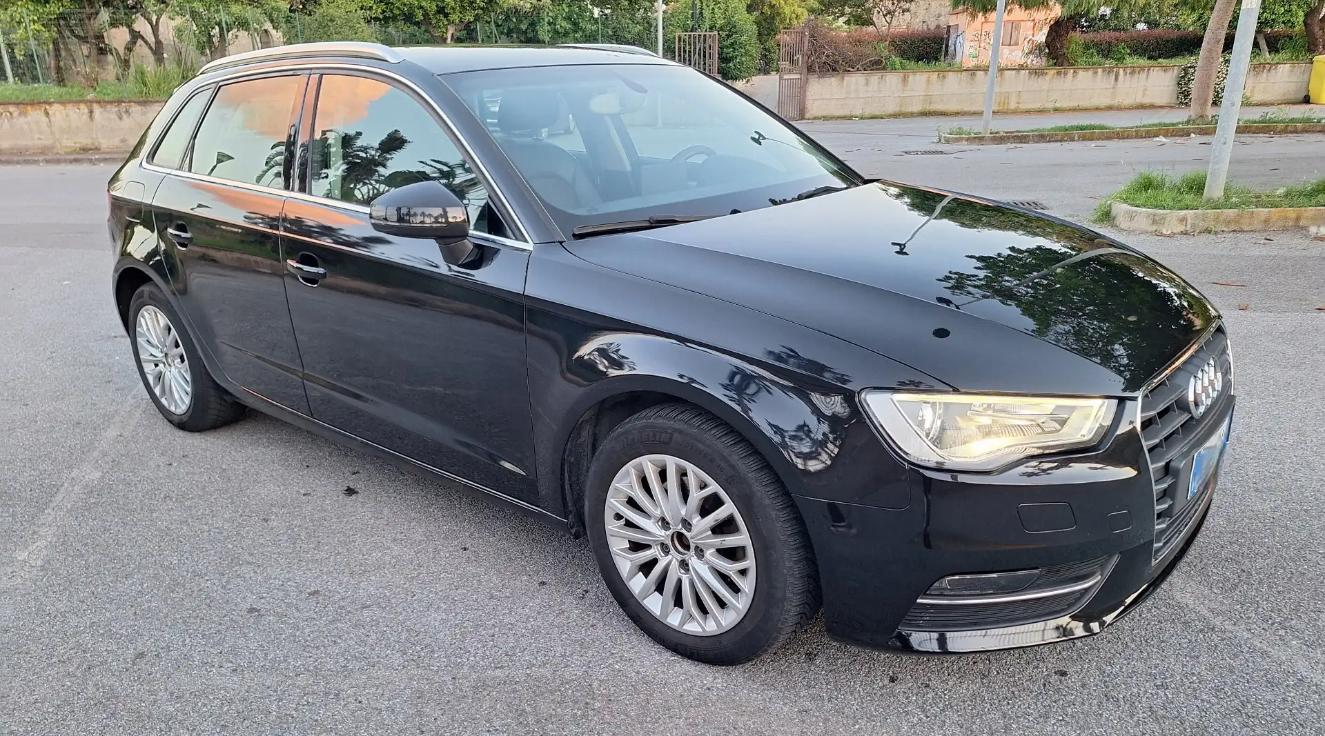 Audi A3 Sportback 1.6 tdi Attraction - 1