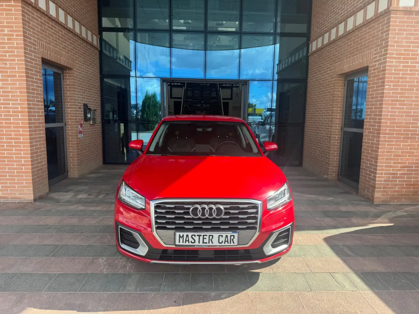 Audi Q2 Q2 1.4 TFSI COD S tronic Sport Rojo - 1