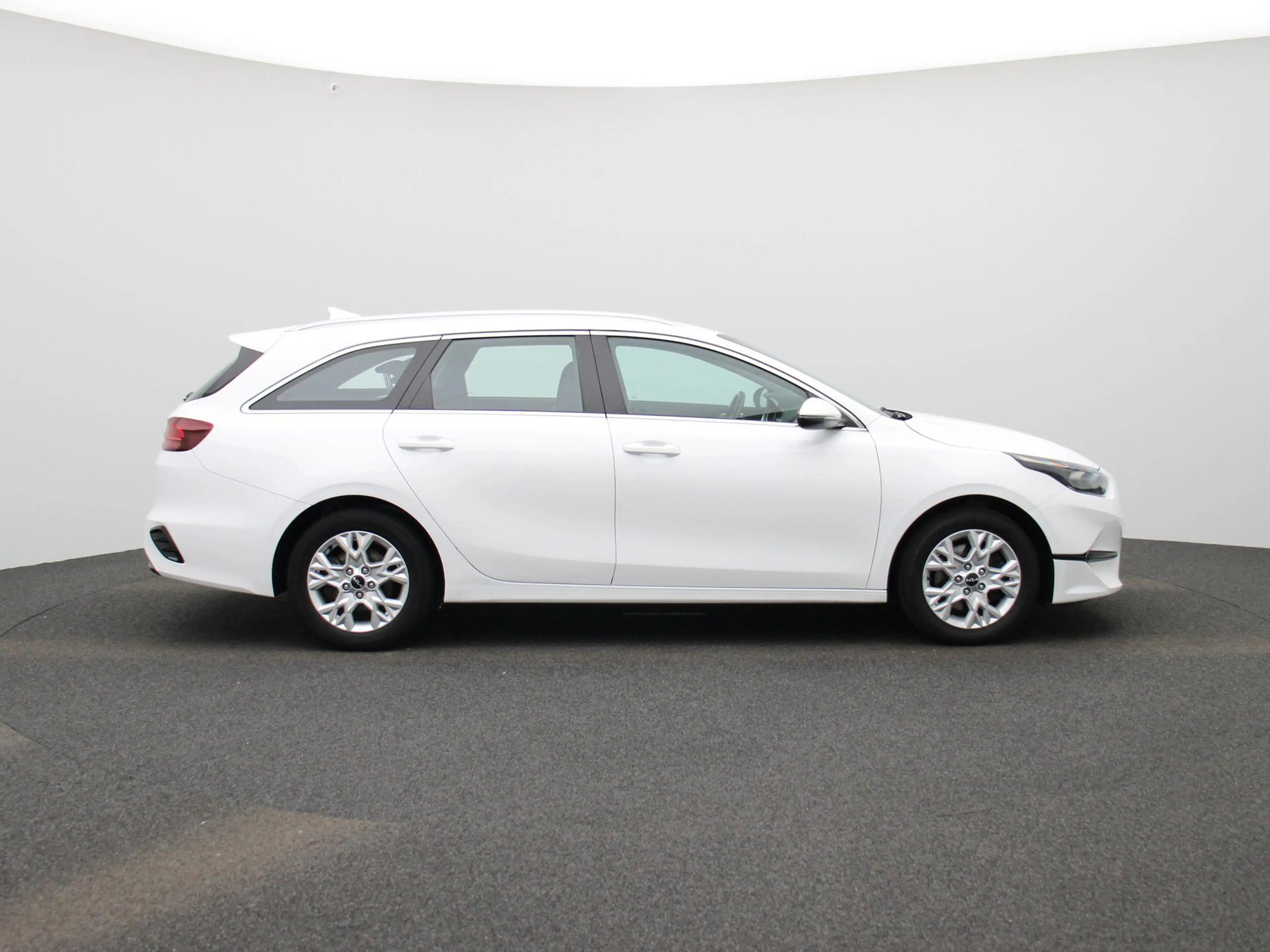 Kia Ceed SW / cee'd SW Sportswagon 1.0 T-GDi DynamicLine — photo 6