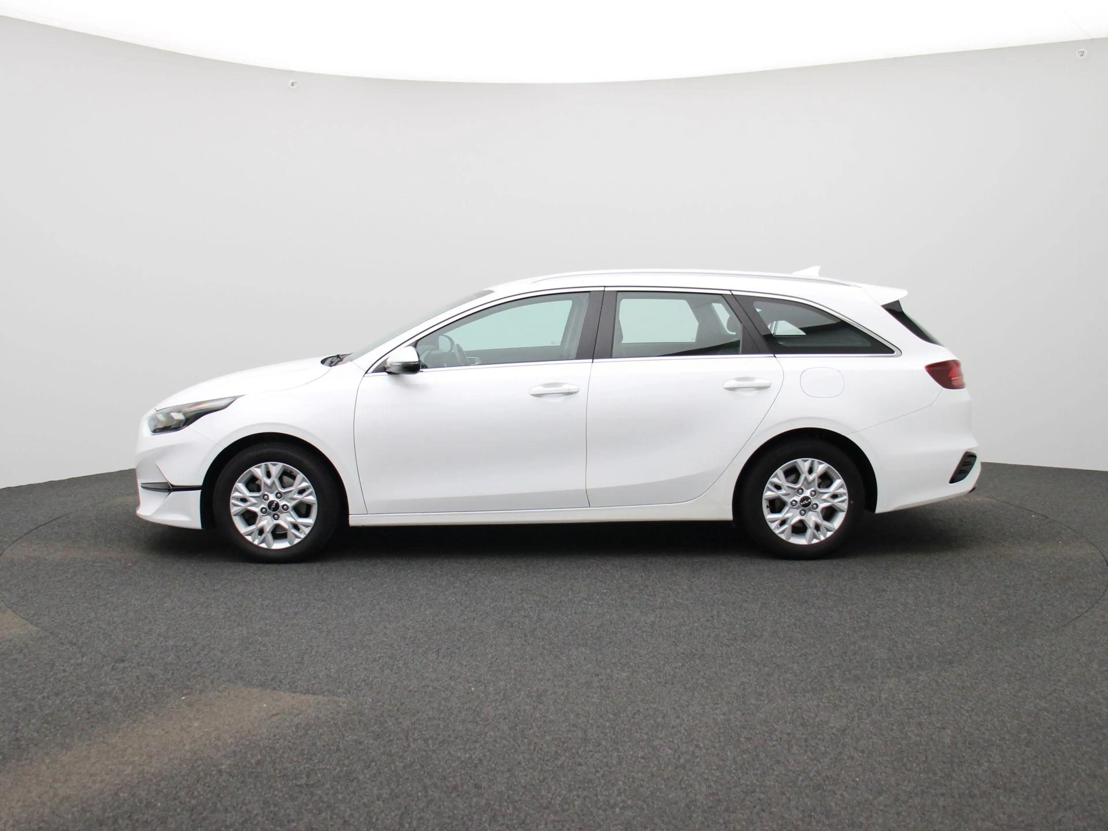Kia Ceed SW / cee'd SW Sportswagon 1.0 T-GDi DynamicLine — photo 4