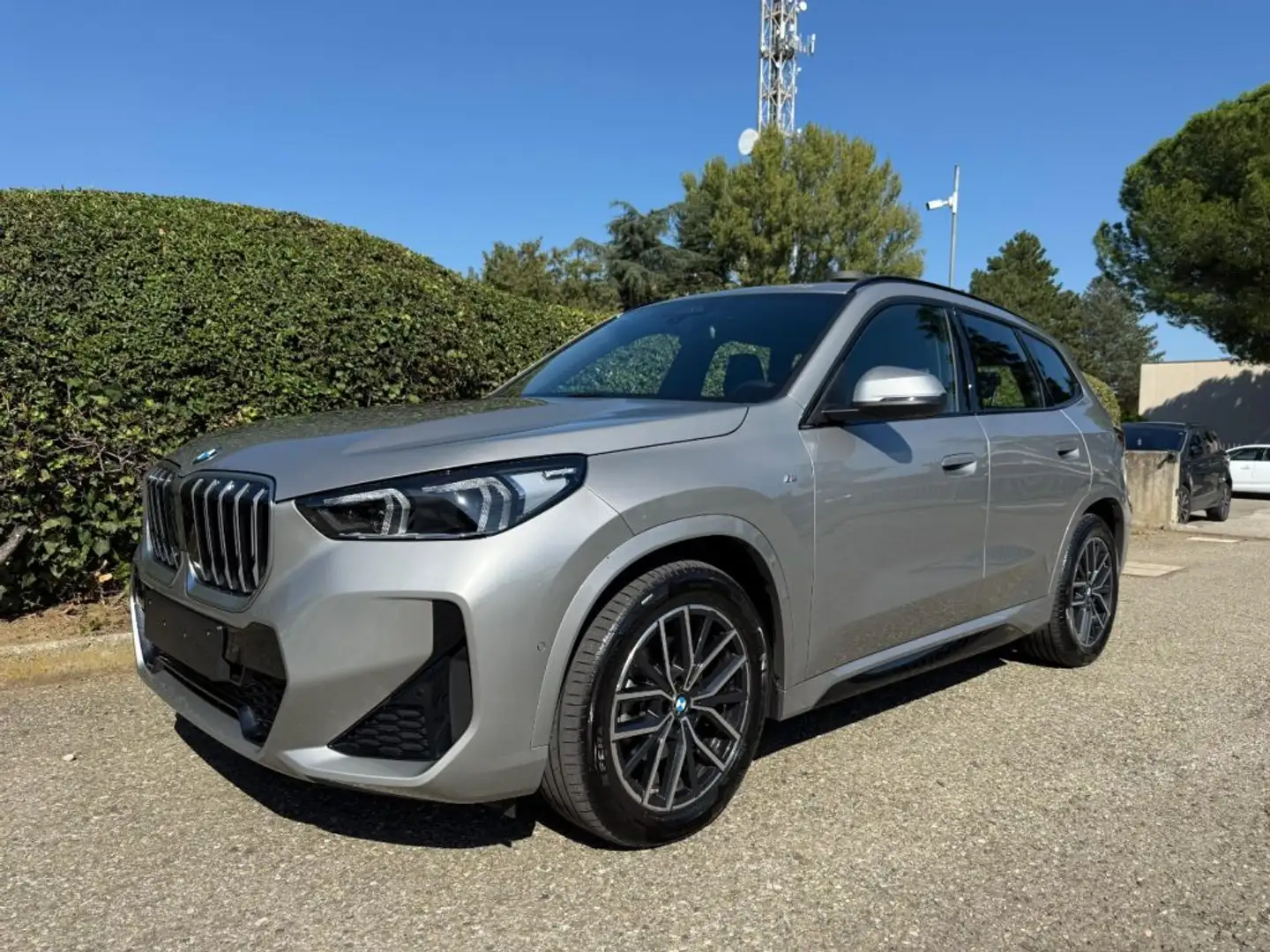 BMW X1 xDrive 20d Msport AUT - NAVI - LED - TELEC. - 18 Gris - 2