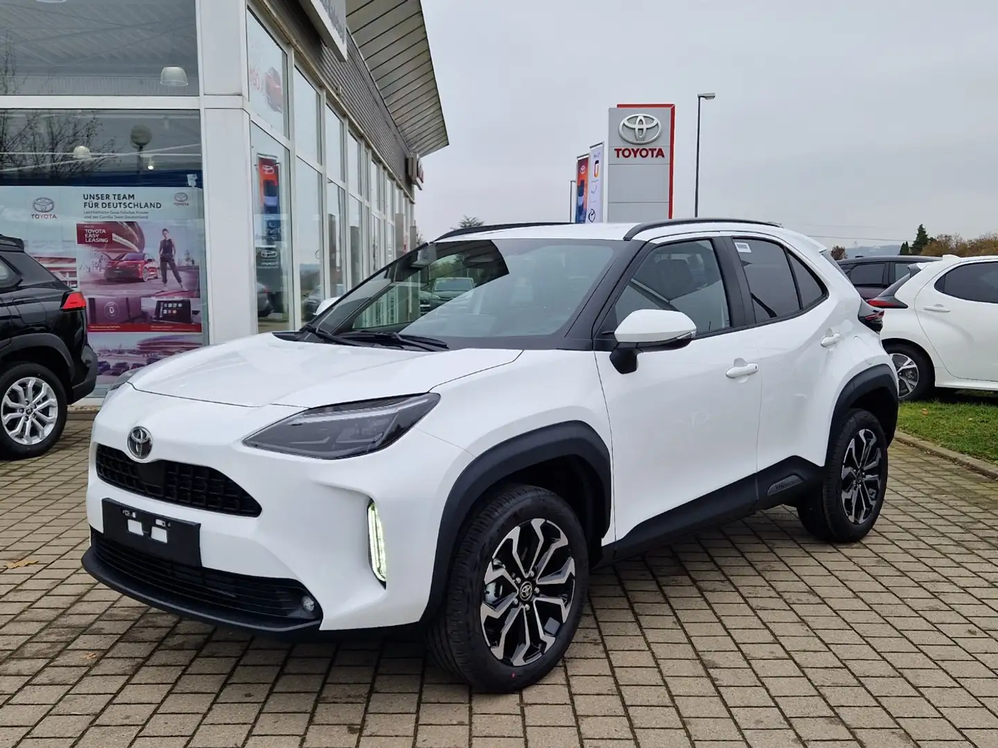 Toyota Yaris Cross 1,5 VVT-iE Hybrid Teamplayer Blanco - 2