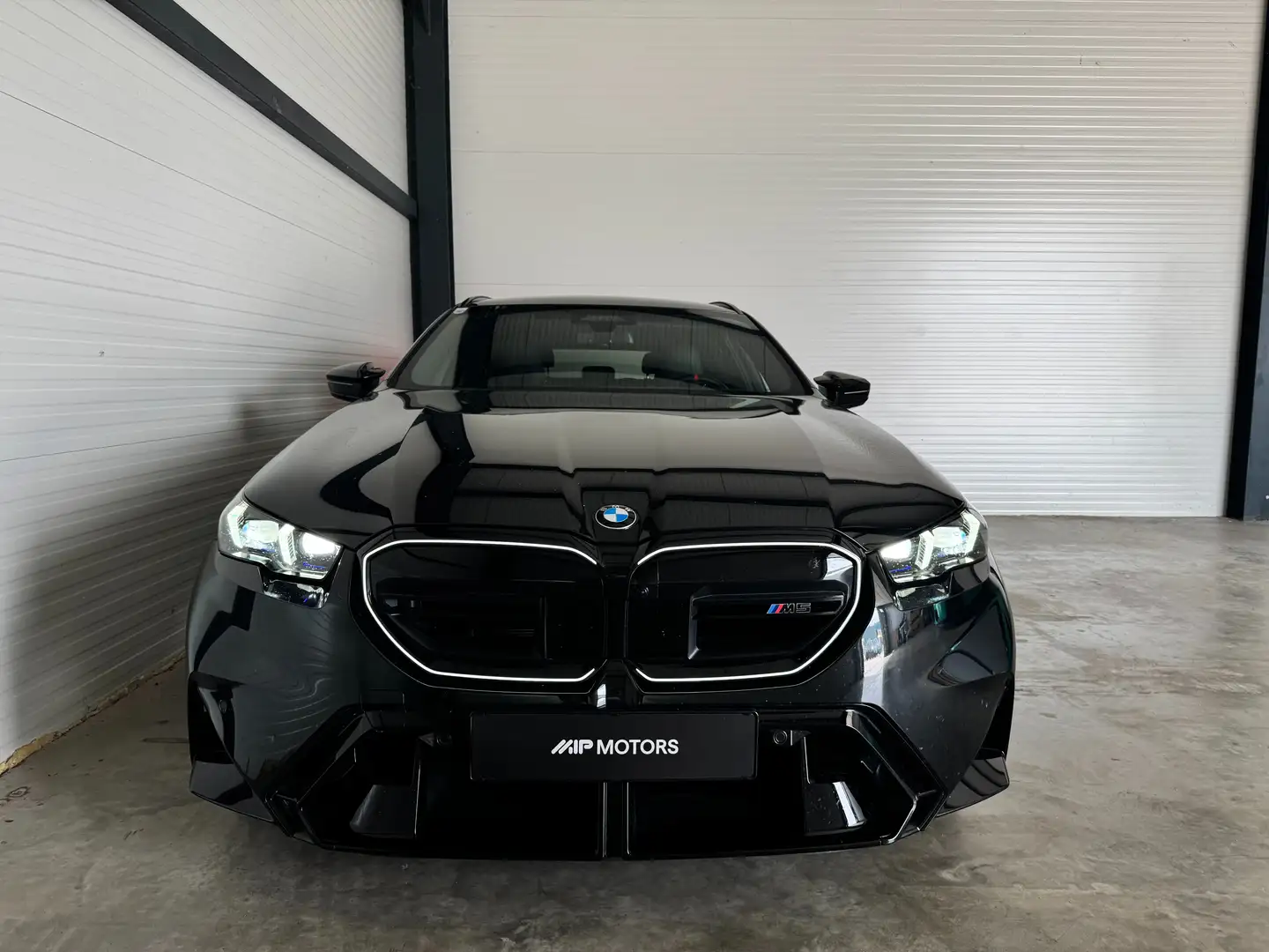 BMW M5 Touring PANO/HUD/AHK/INNO/SITZLÜFTUNG/ICONIC Noir - 2