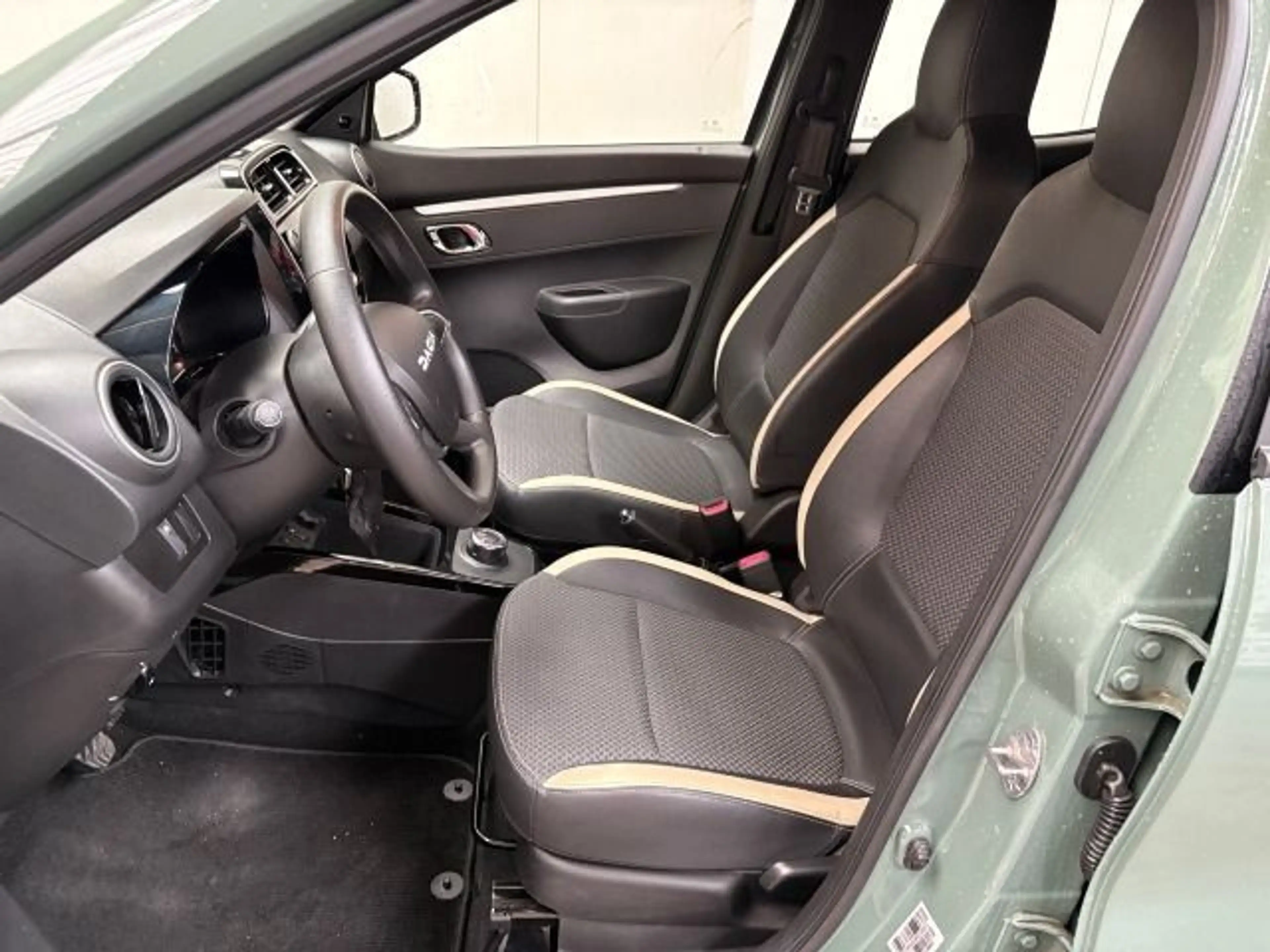 Dacia Spring Electric 45 Essential — photo 9
