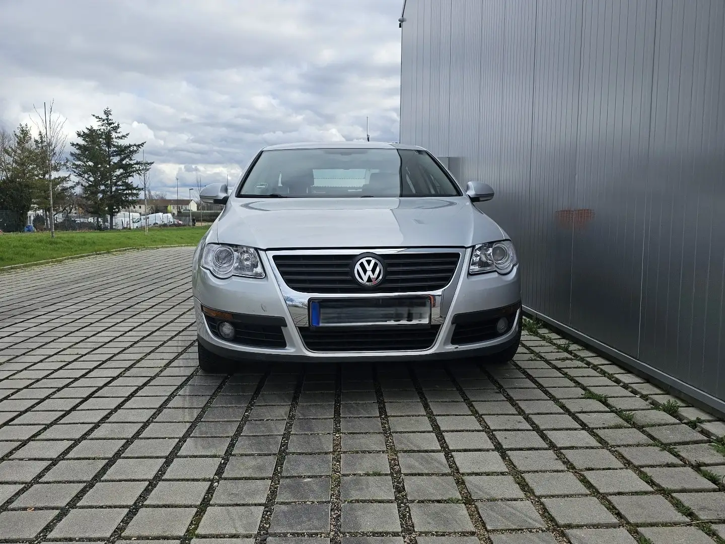 Volkswagen Passat 1.6 FSI Trendline vhb Silber - 1
