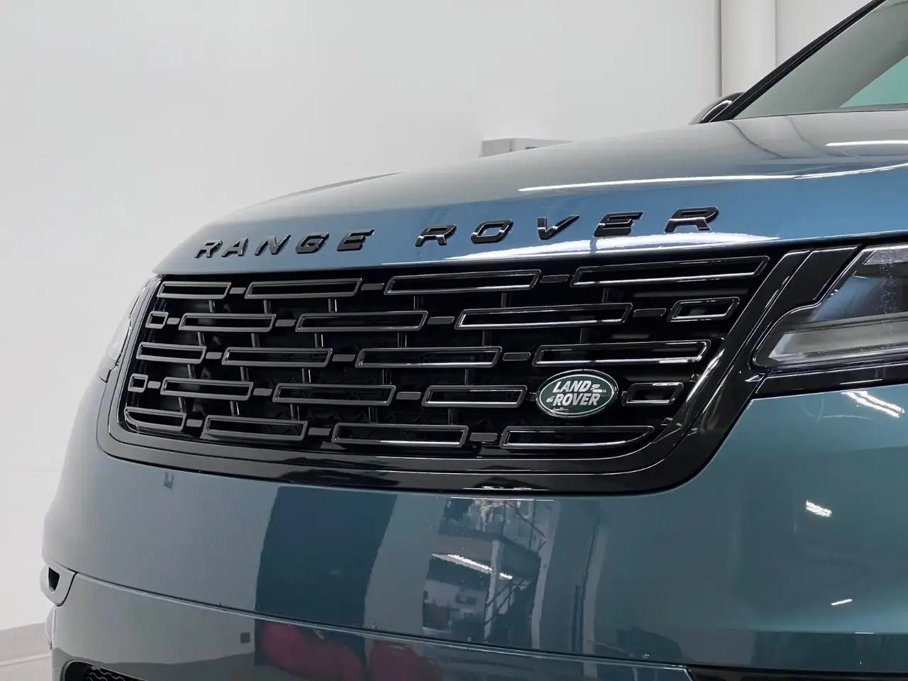 Land Rover Range Rover Velar снимка Land Rover Range Rover Velar