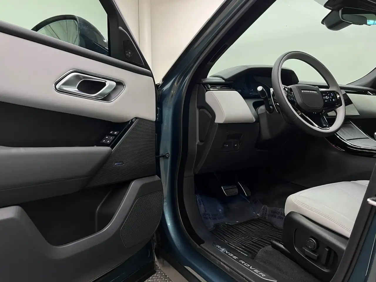 Land Rover Range Rover Velar снимка Land Rover Range Rover Velar