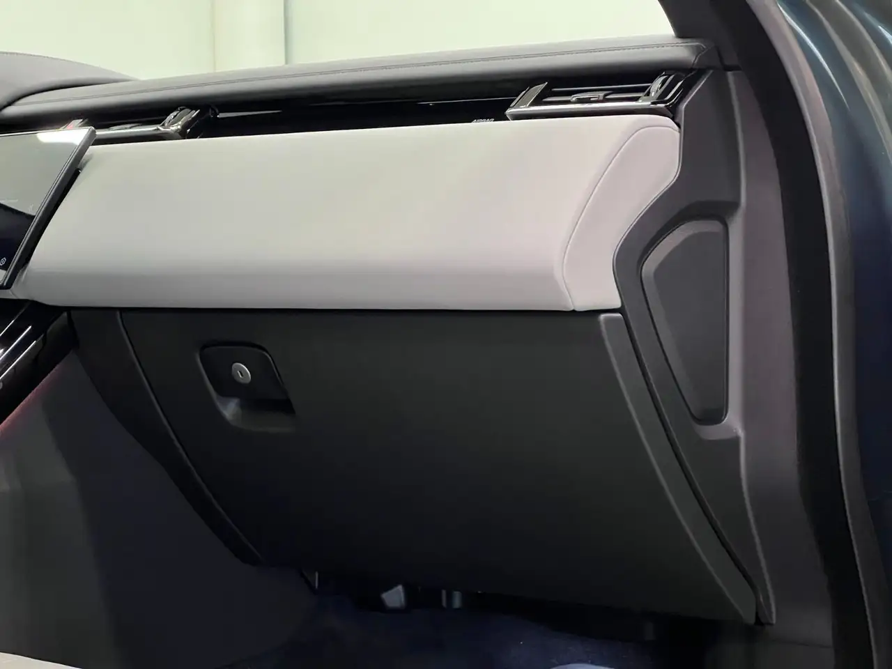 Land Rover Range Rover Velar снимка Land Rover Range Rover Velar