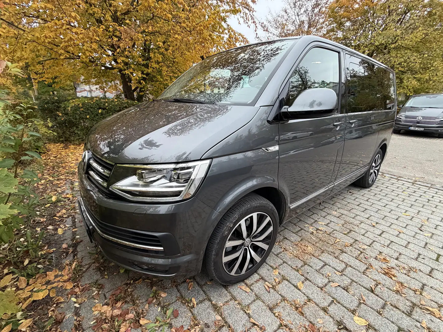 Volkswagen T6 Multivan DSG Kurz 4MOTION Highline - 1