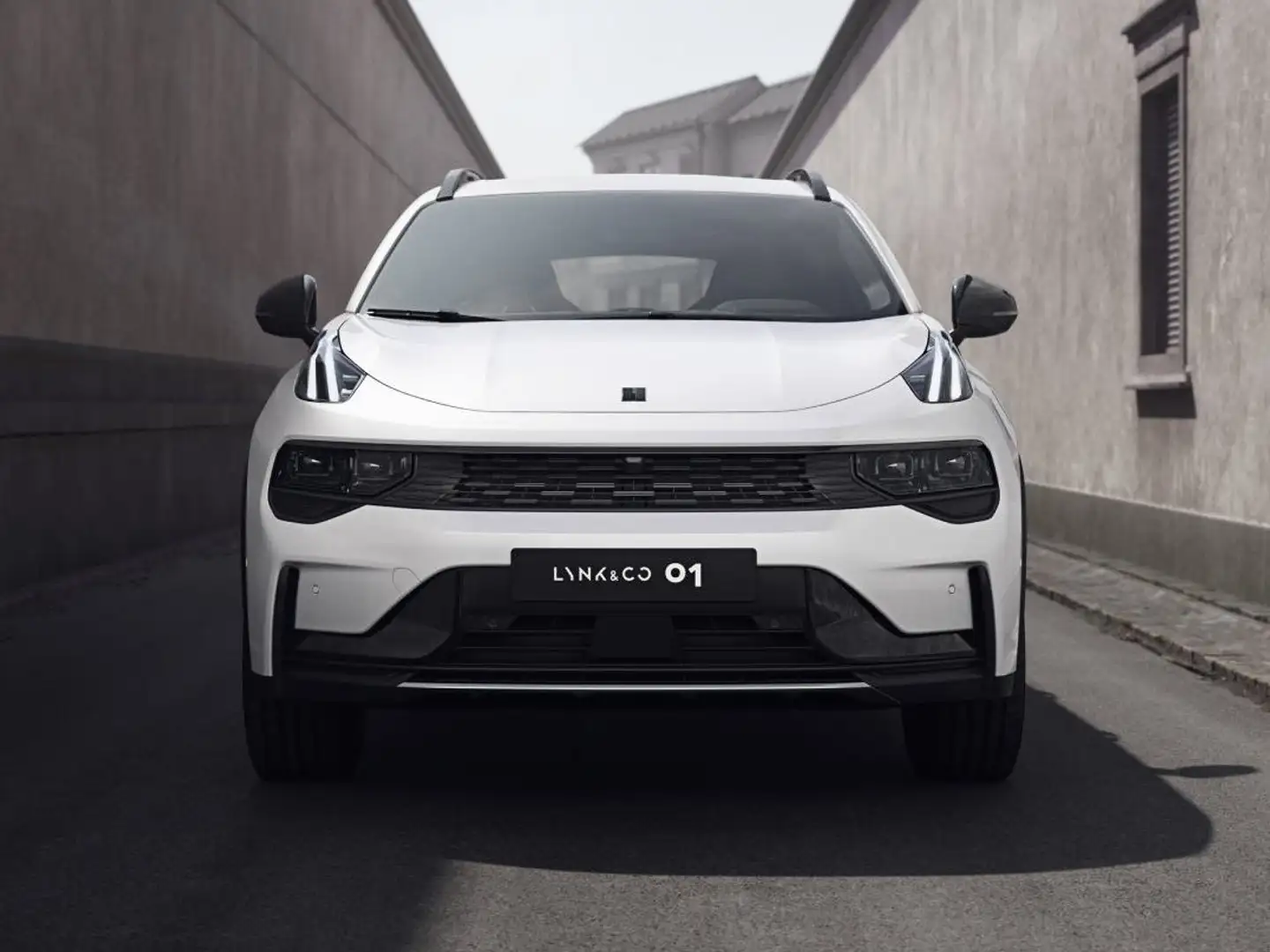Lynk & Co 01 01 PHEV Core Noir - 1