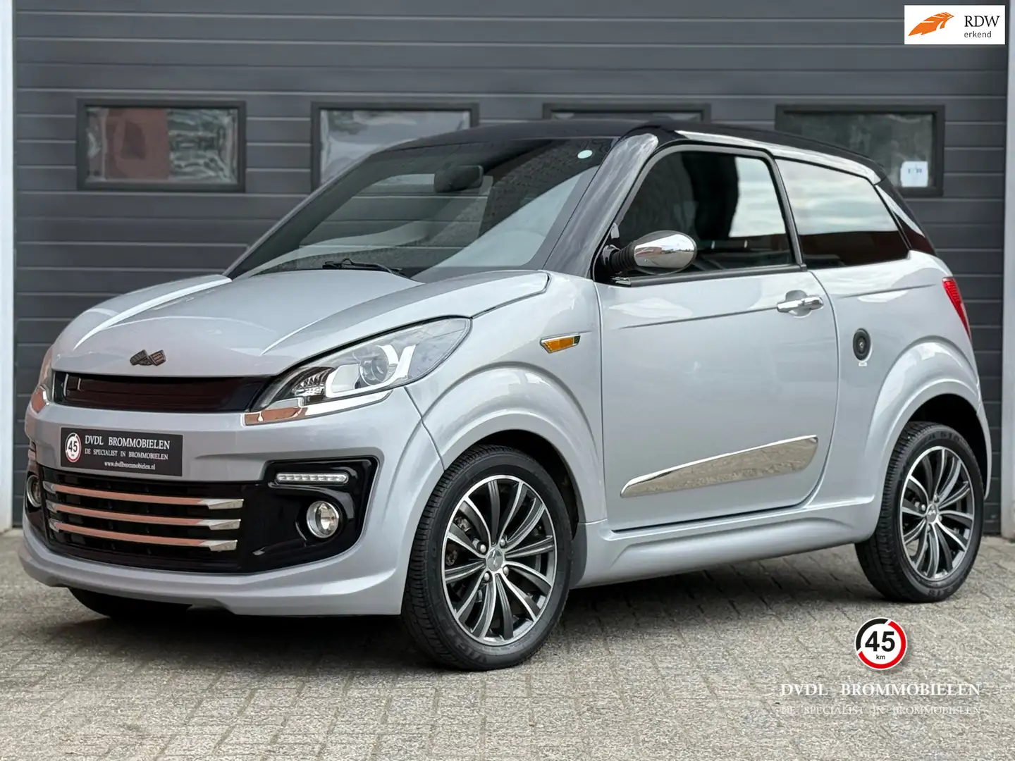 Ligier JS50L Elegance DCI Brommobiel 45km 2019 1e eig 23d Zilver - 1