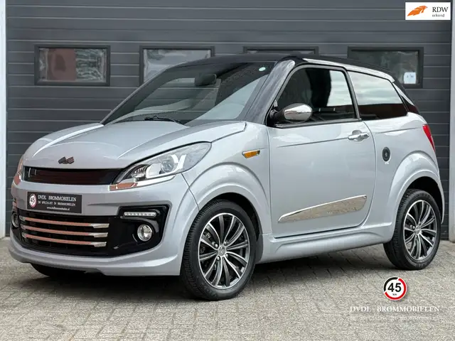 Ligier JS50L Elegance DCI Brommobiel 45km 2019 1e eig 23d