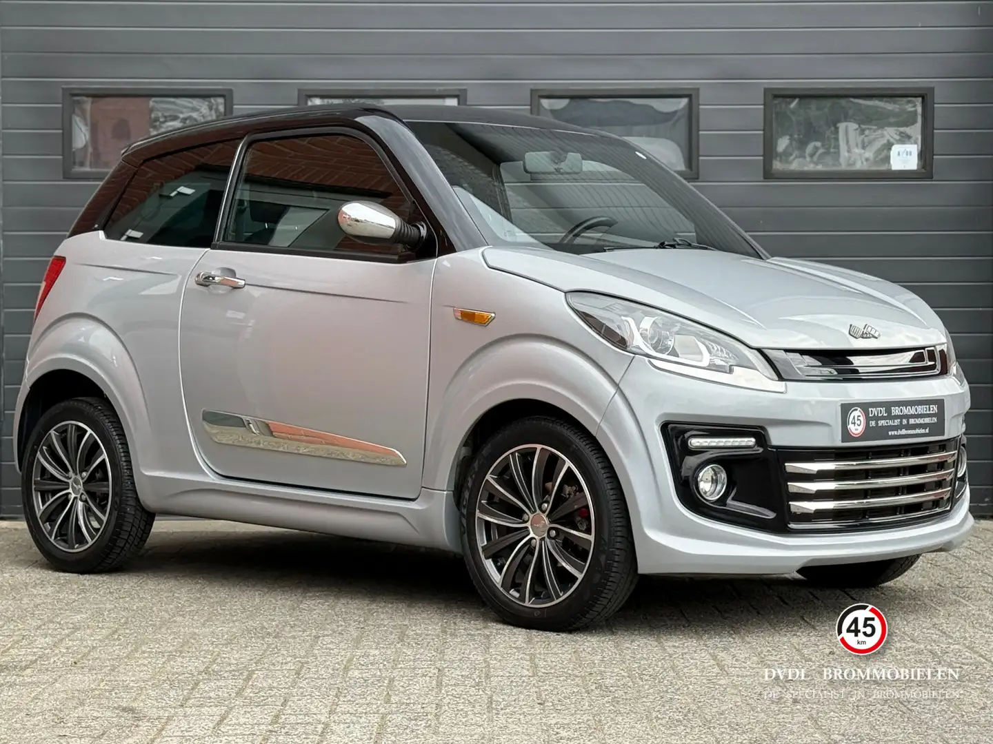 Ligier JS50L Elegance DCI Brommobiel 45km 2019 1e eig 23d Zilver - 2