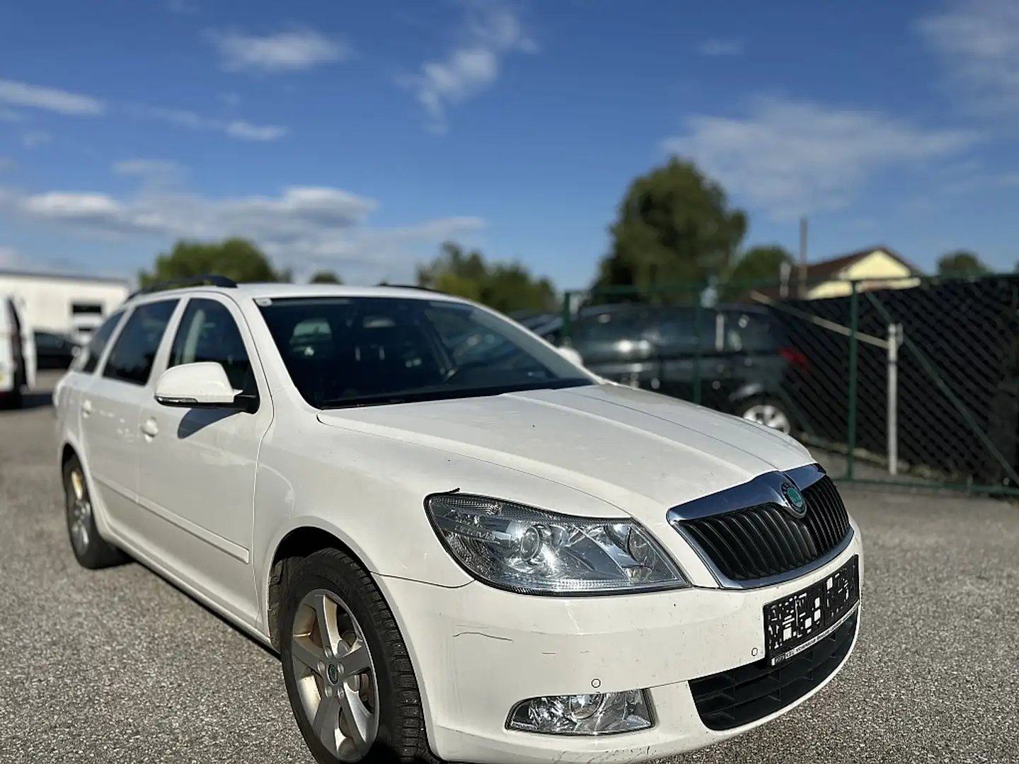 Skoda Octavia Combi 1,6 Twenty TDI DPF DSG Blanco - 2