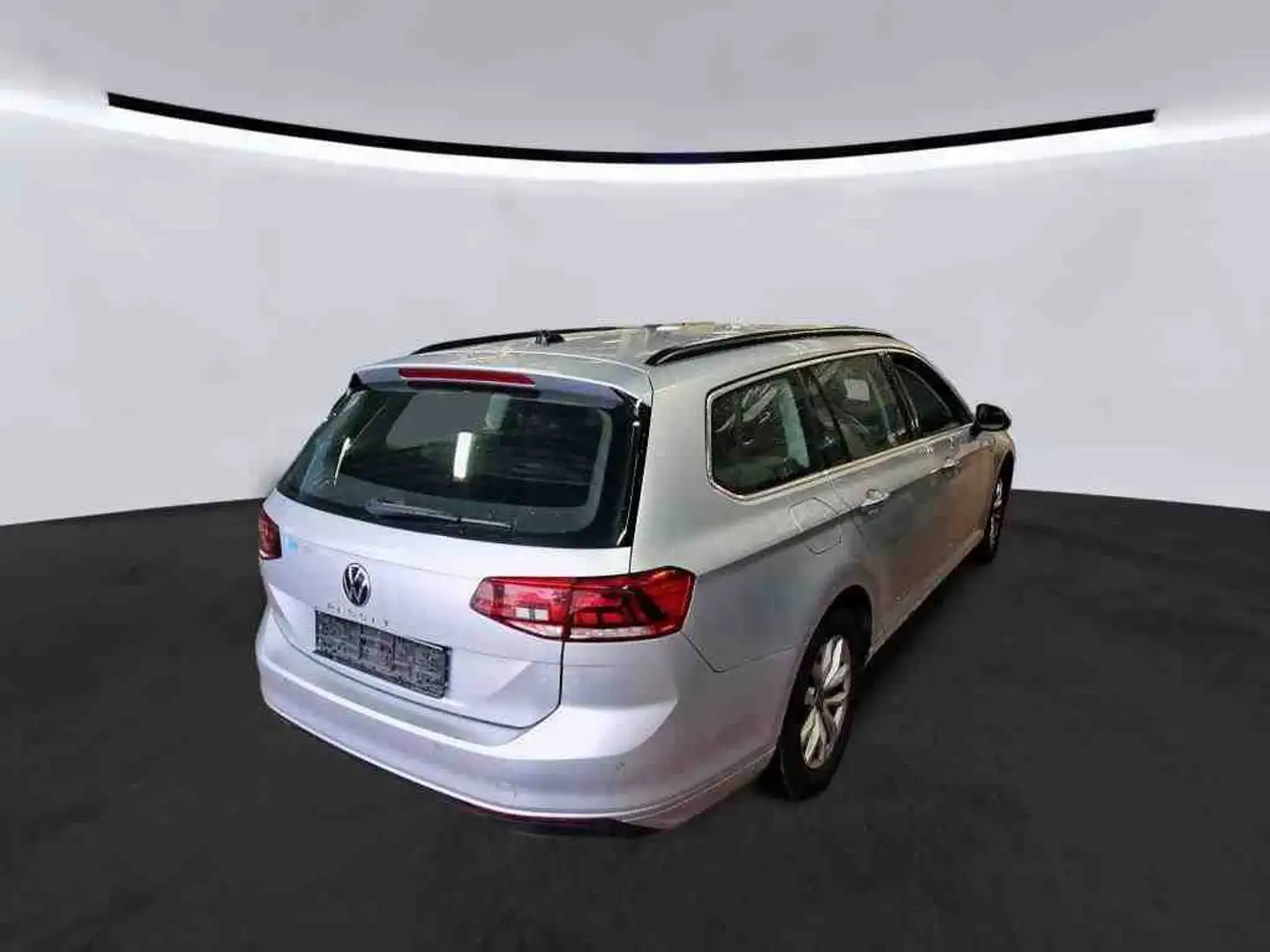 Volkswagen Passat Variant Business 110 kw AHK DSG Silber - 2