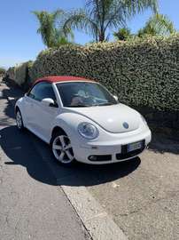 Cabrio 1.6 limited Red Edition