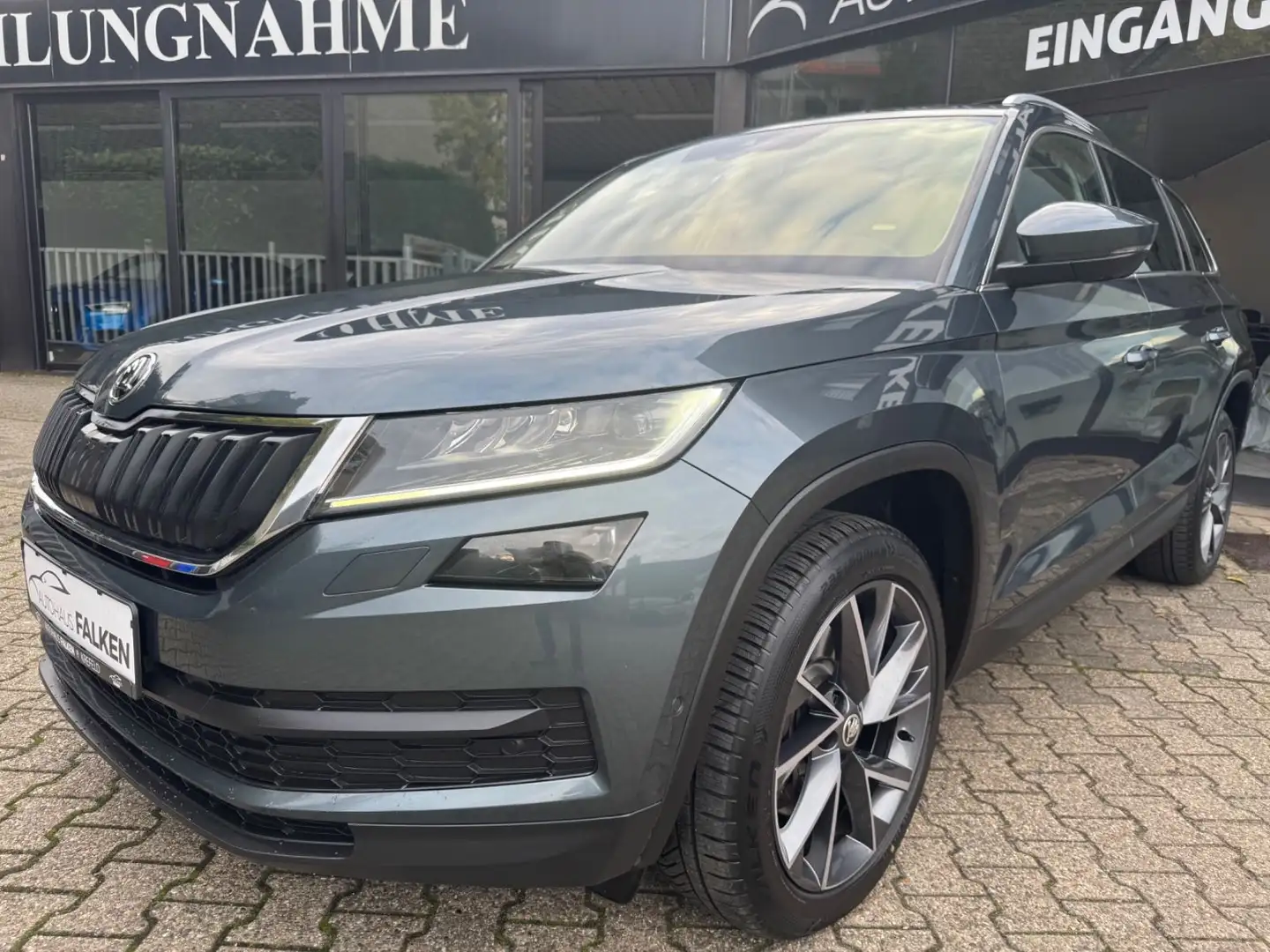 Skoda Kodiaq 4x4 CarPL ACC Blind&Lane Memory Kessy AHK Gris - 2