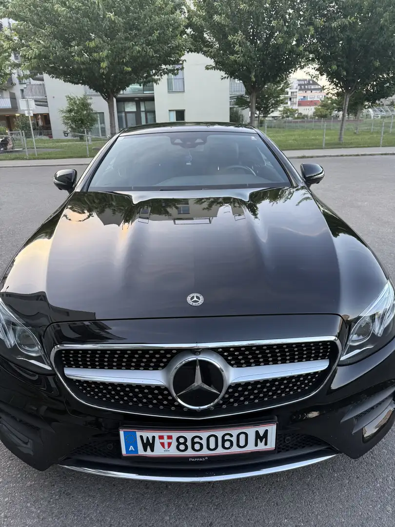 Mercedes-Benz E 220 d Aut. Schwarz - 1