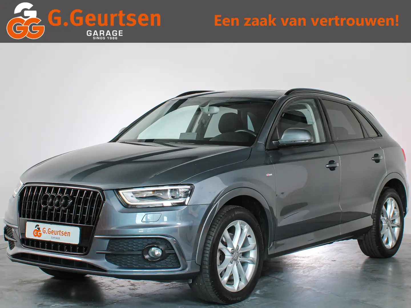 Audi Q3 1.4 TFSI S-line, Panoramadak, Navigatie, Xenon, Au Grijs - 1