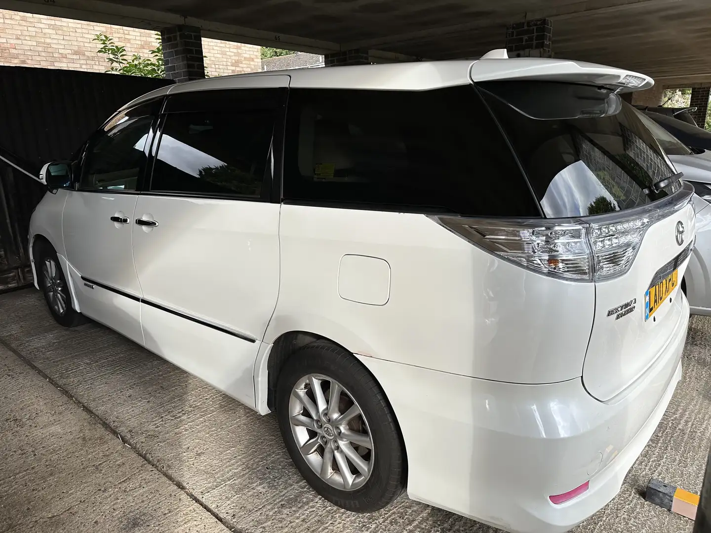 Toyota Estima Hybrid 2.4 - 2