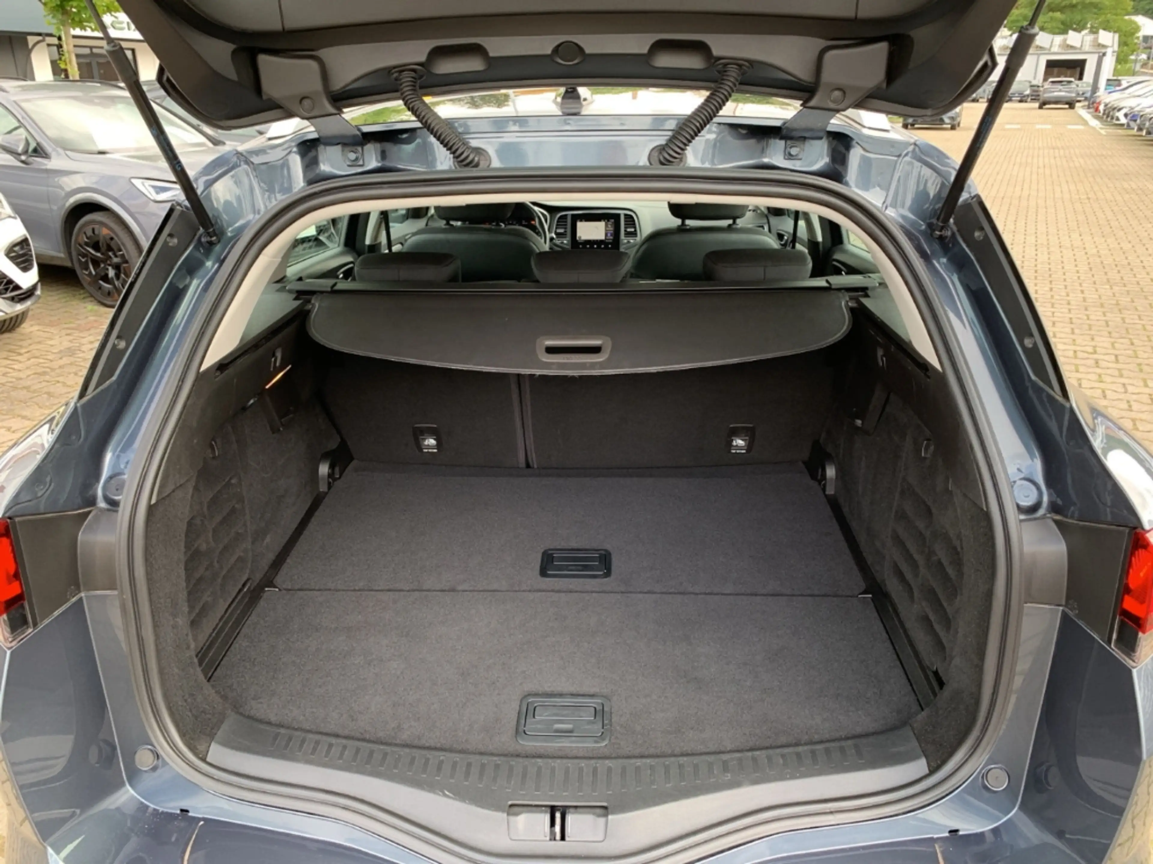 Renault Megane GRANDTOURER EQUILIBRE dCi 115 Equilibre KAMERA+SHZ — photo 12