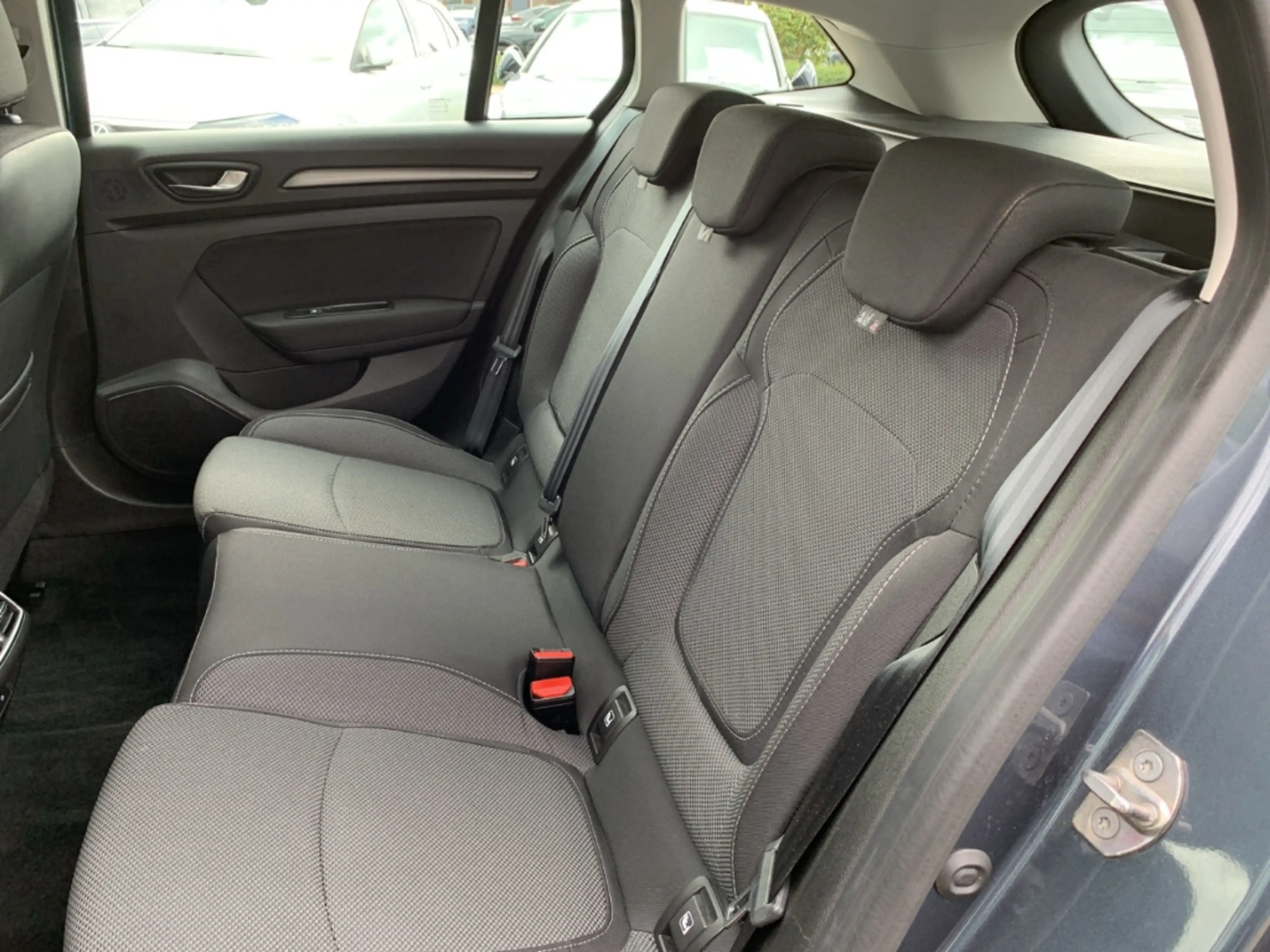 Renault Megane GRANDTOURER EQUILIBRE dCi 115 Equilibre KAMERA+SHZ — photo 11