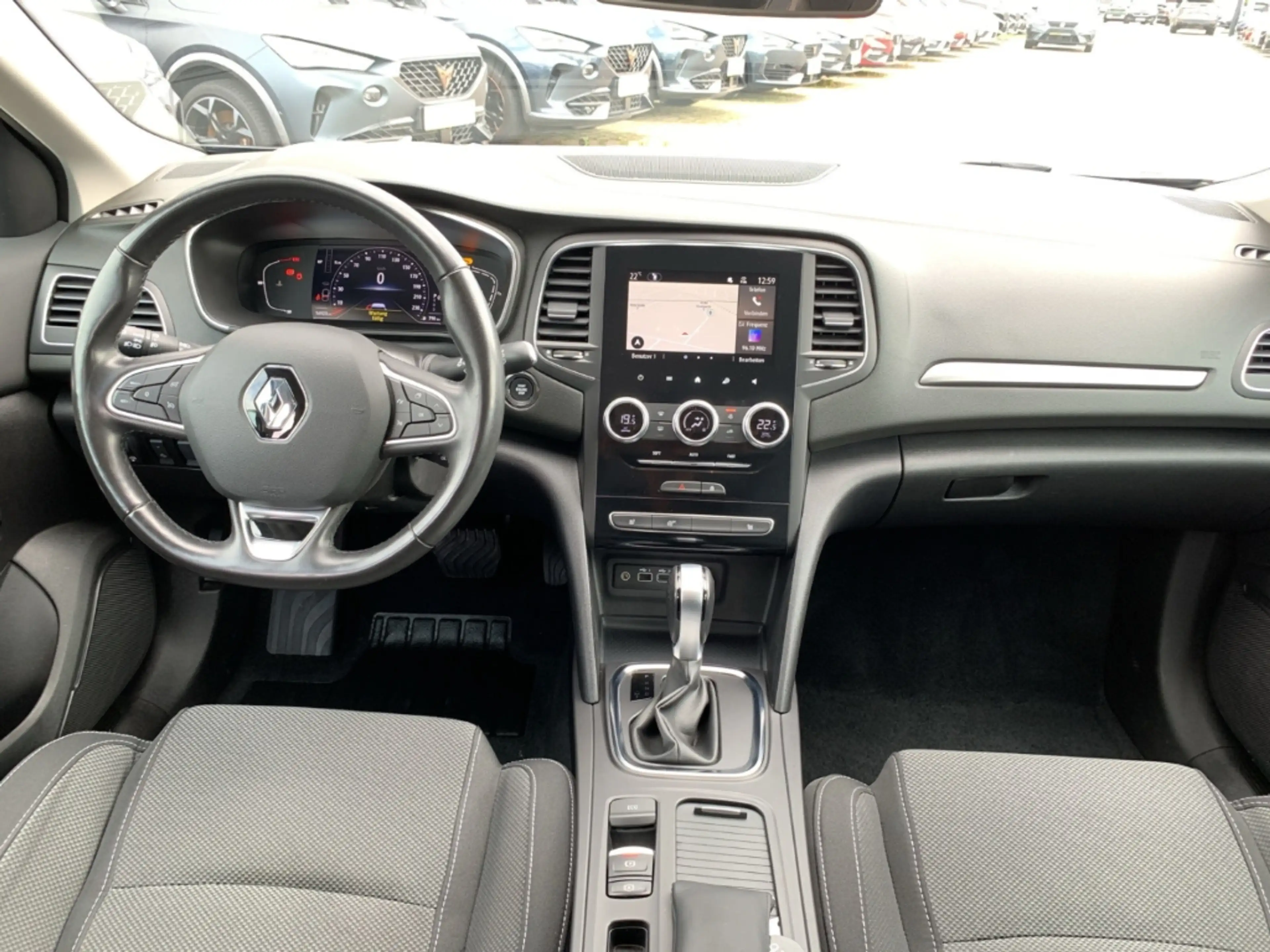 Renault Megane GRANDTOURER EQUILIBRE dCi 115 Equilibre KAMERA+SHZ — photo 14