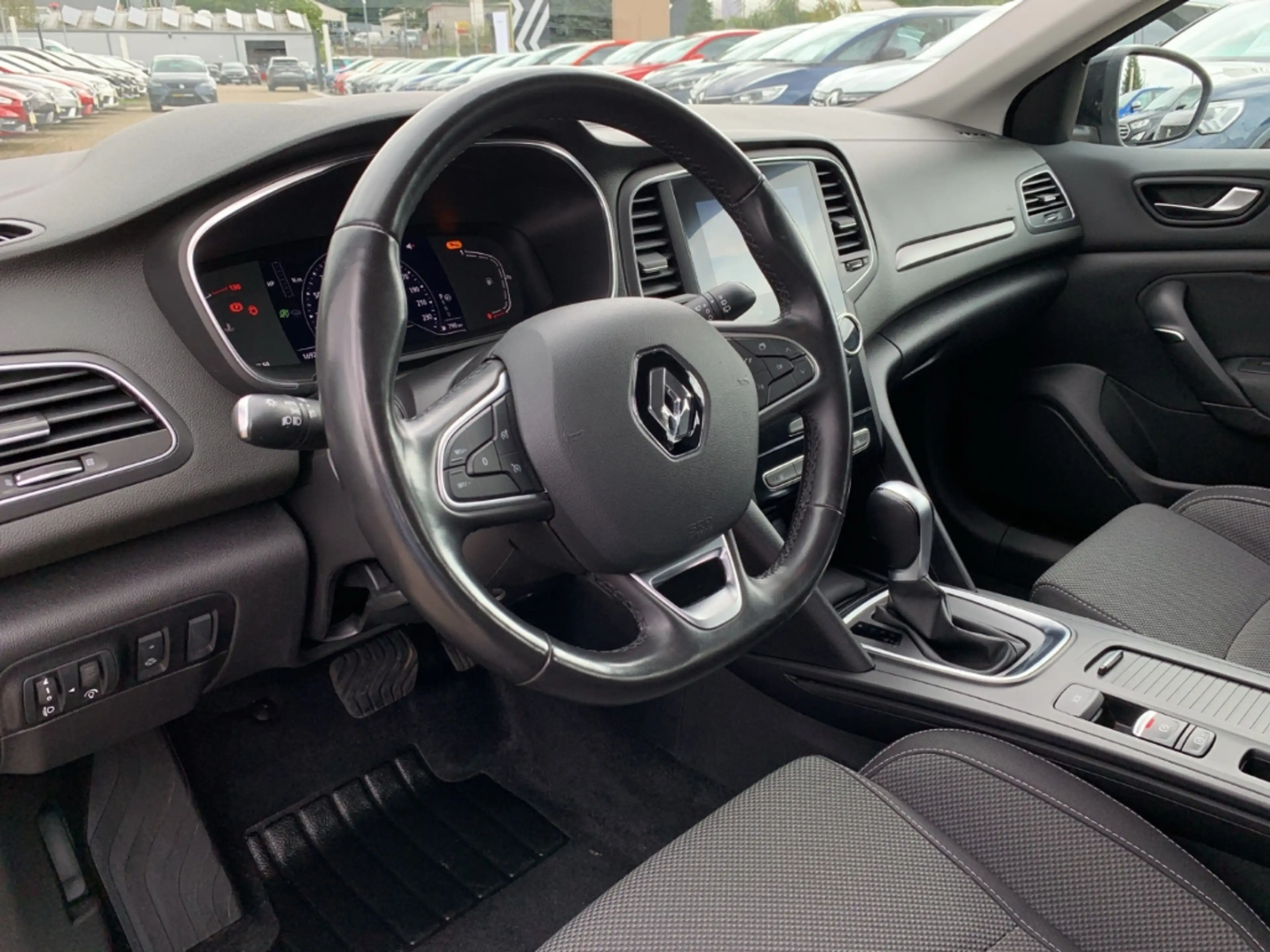 Renault Megane GRANDTOURER EQUILIBRE dCi 115 Equilibre KAMERA+SHZ — photo 10