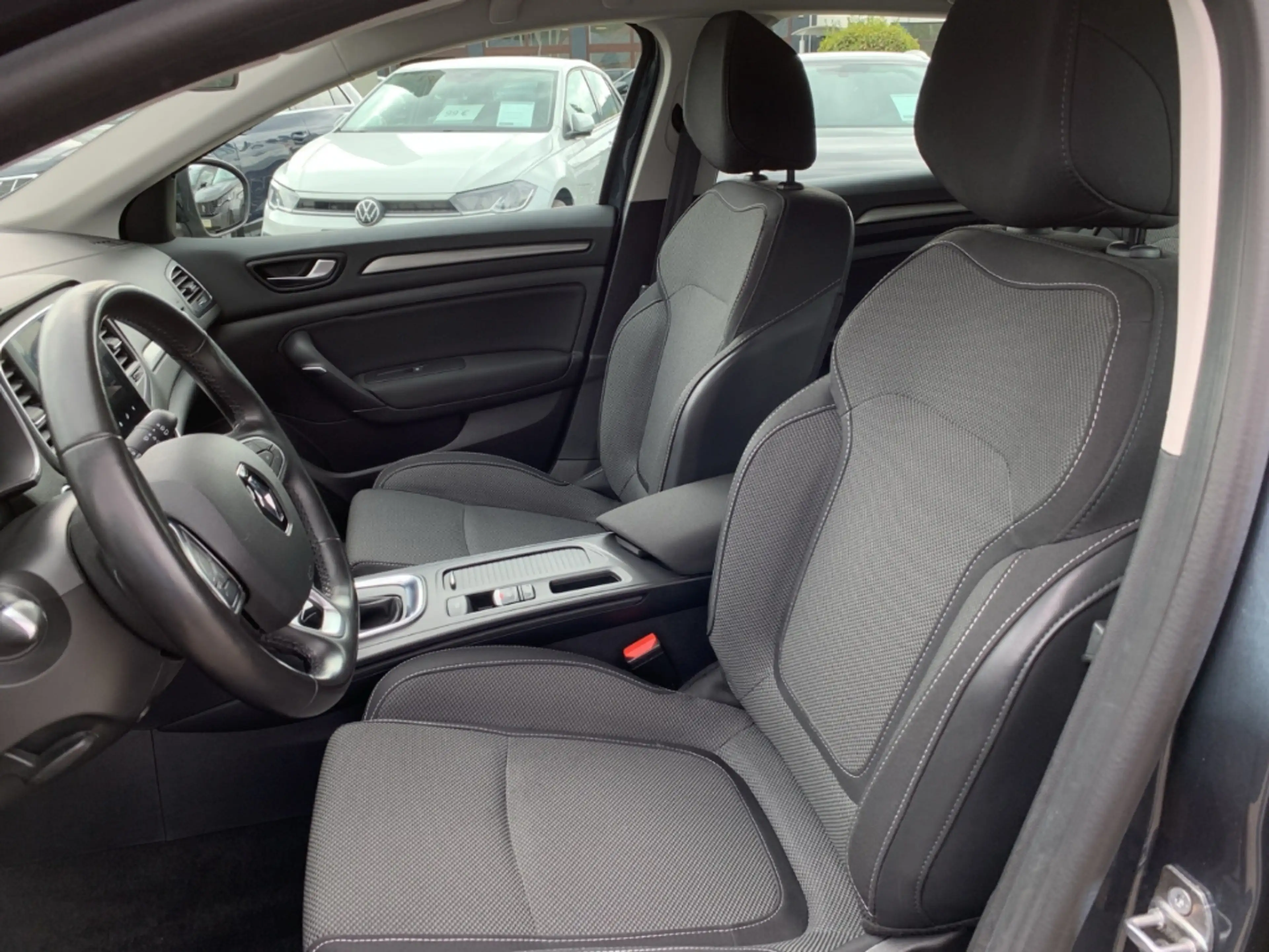 Renault Megane GRANDTOURER EQUILIBRE dCi 115 Equilibre KAMERA+SHZ — photo 9