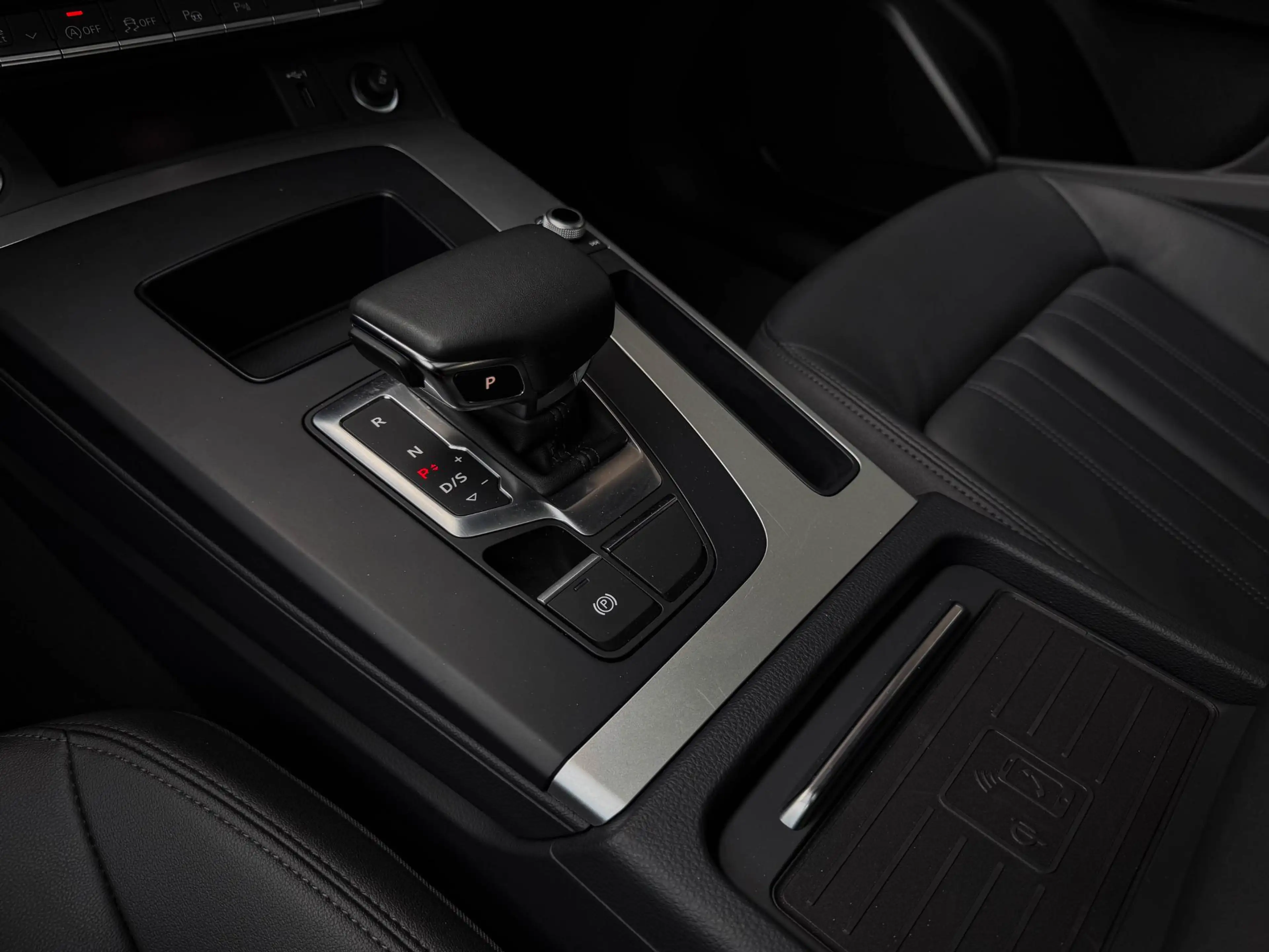 Audi Q5 45 TFSI | All Black | Pano | 20" | Trekh.  Memo | — photo 14