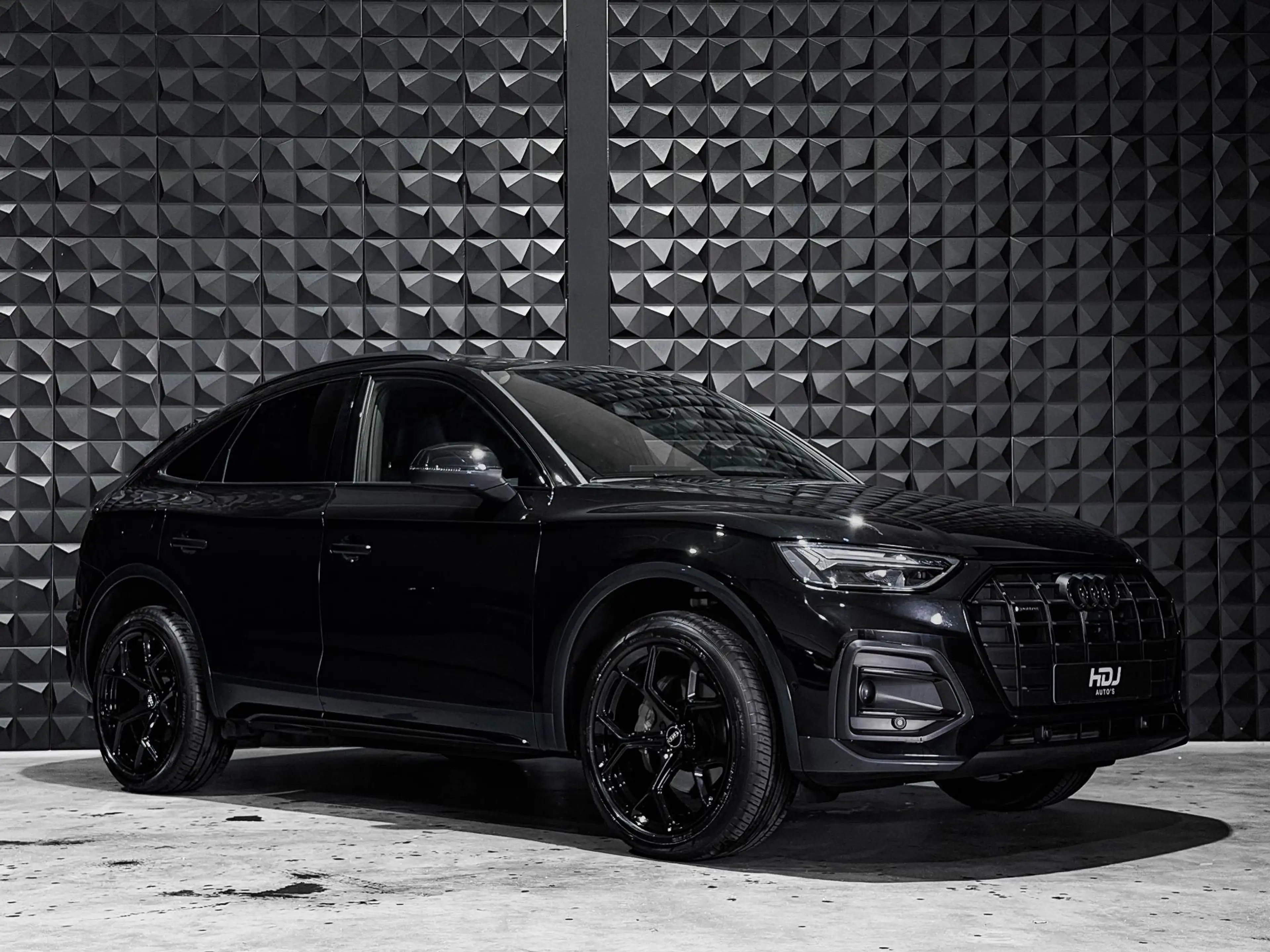 Audi Q5 45 TFSI | All Black | Pano | 20" | Trekh.  Memo | — photo 5