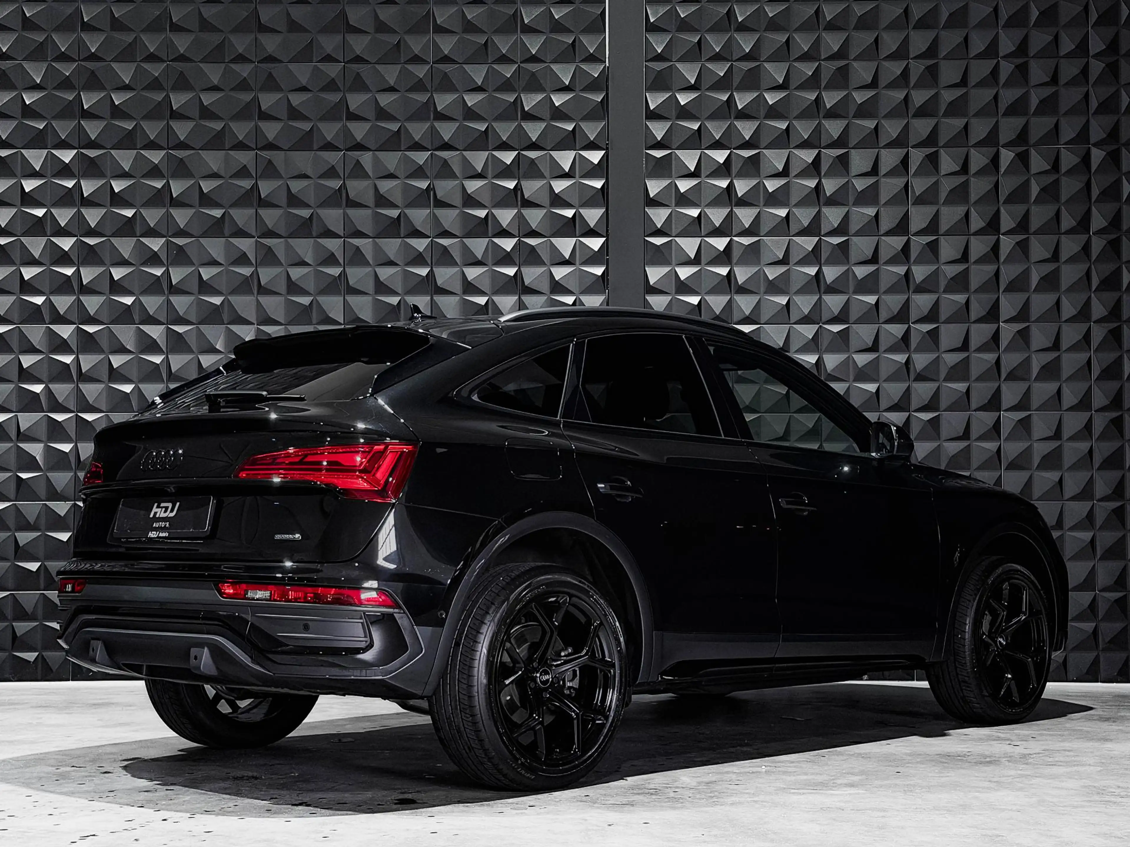 Audi Q5 45 TFSI | All Black | Pano | 20" | Trekh.  Memo | — photo 4