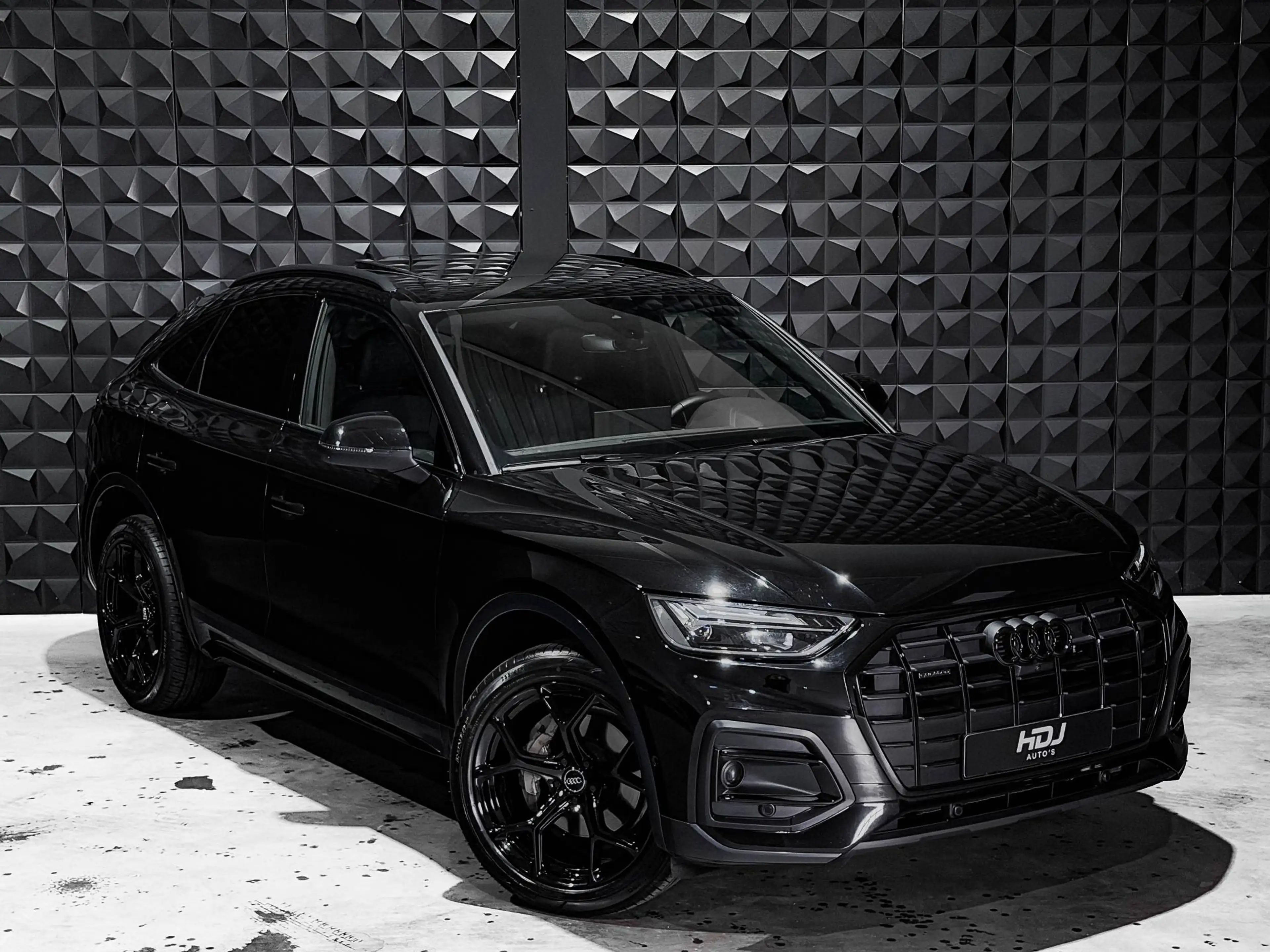Audi Q5 45 TFSI | All Black | Pano | 20" | Trekh.  Memo | — photo 43