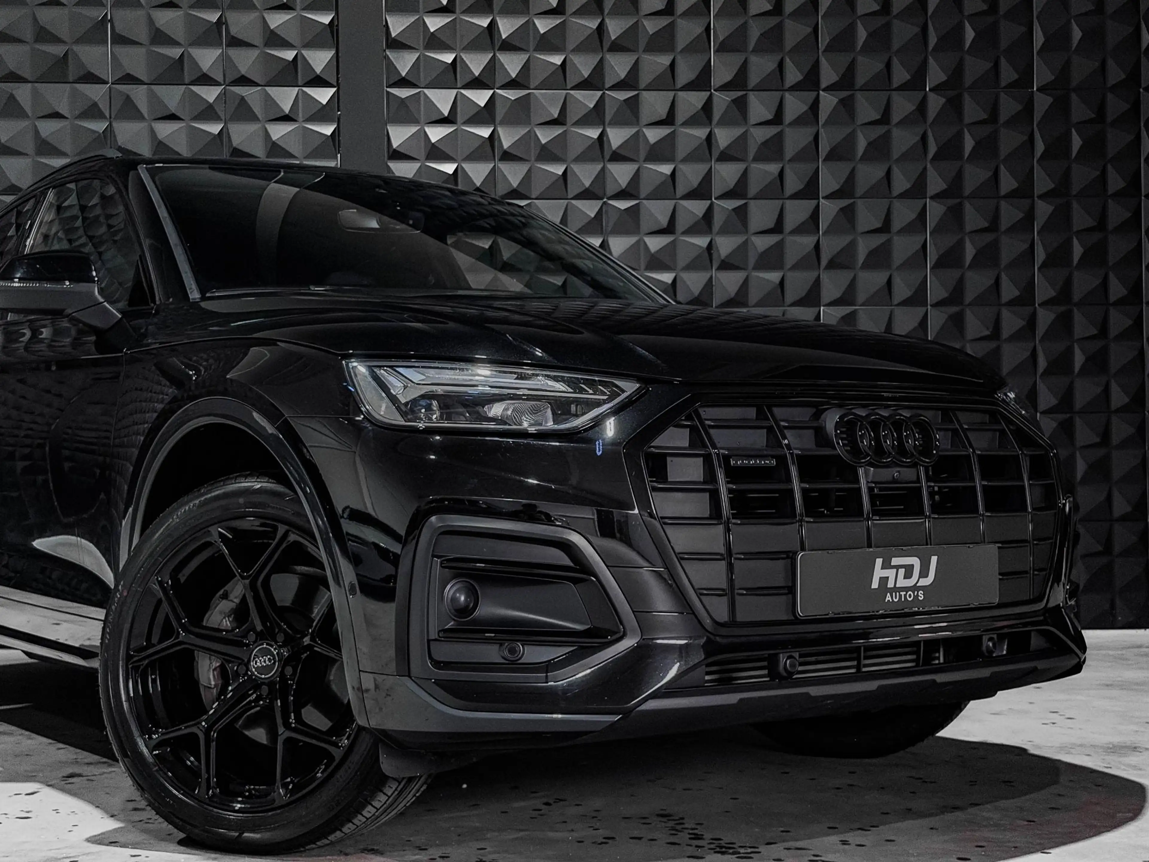 Audi Q5 45 TFSI | All Black | Pano | 20" | Trekh.  Memo | — photo 6