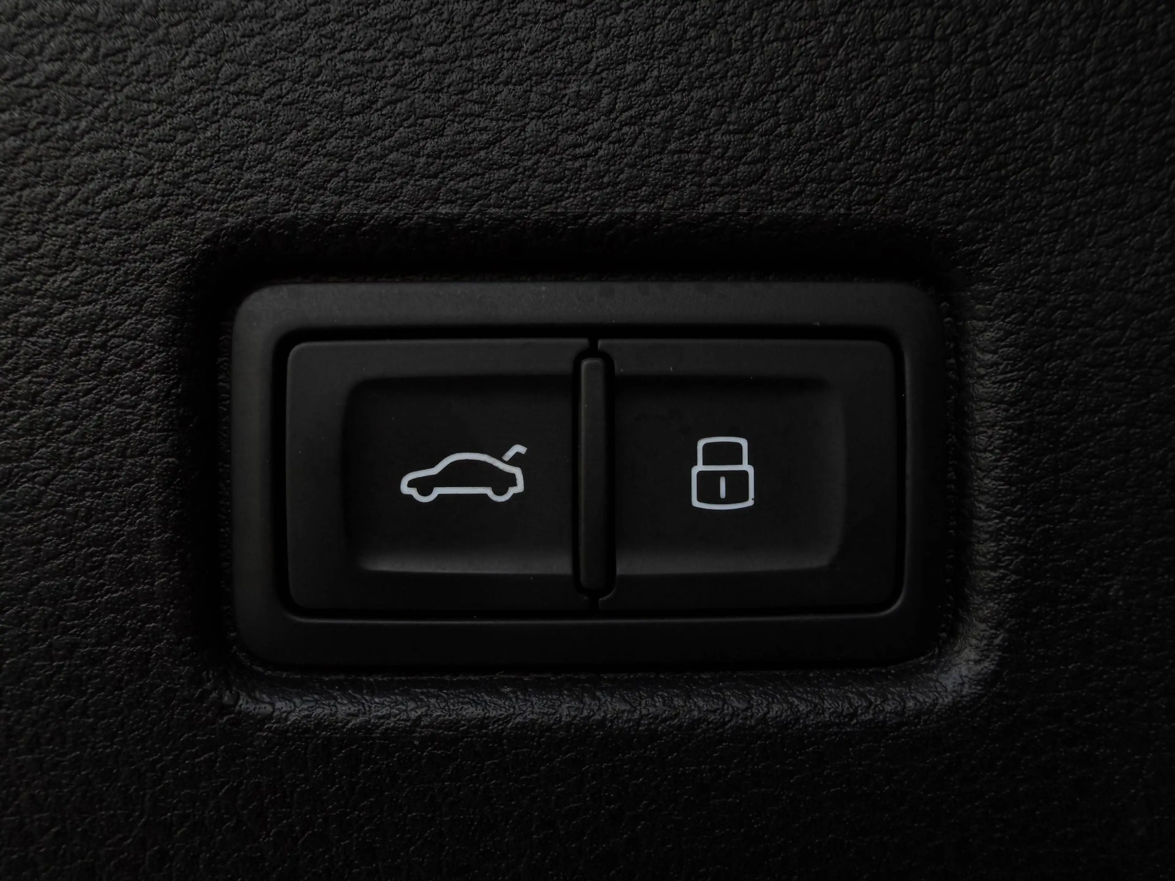 Audi Q5 45 TFSI | All Black | Pano | 20" | Trekh.  Memo | — photo 40