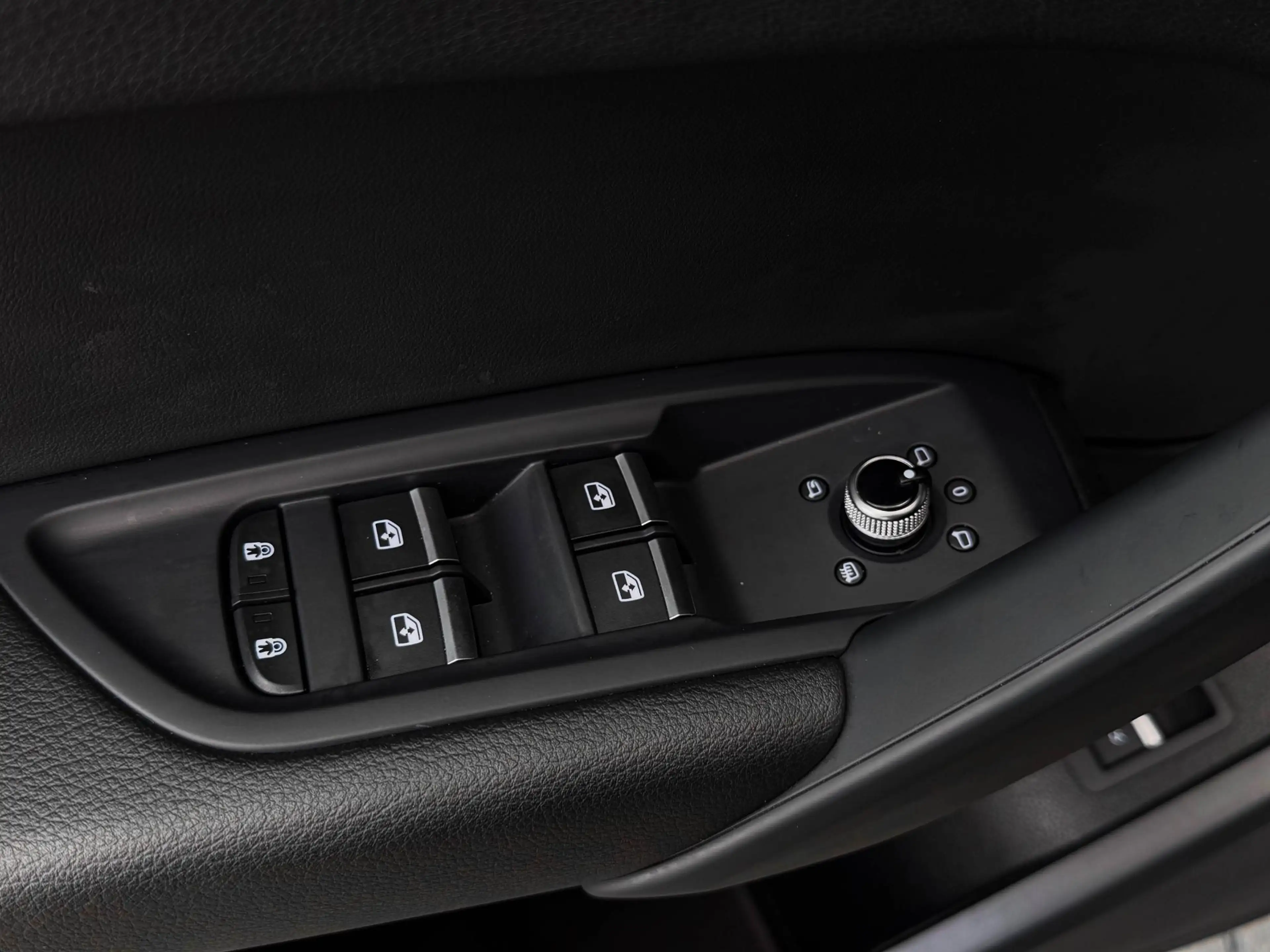 Audi Q5 45 TFSI | All Black | Pano | 20" | Trekh.  Memo | — photo 24