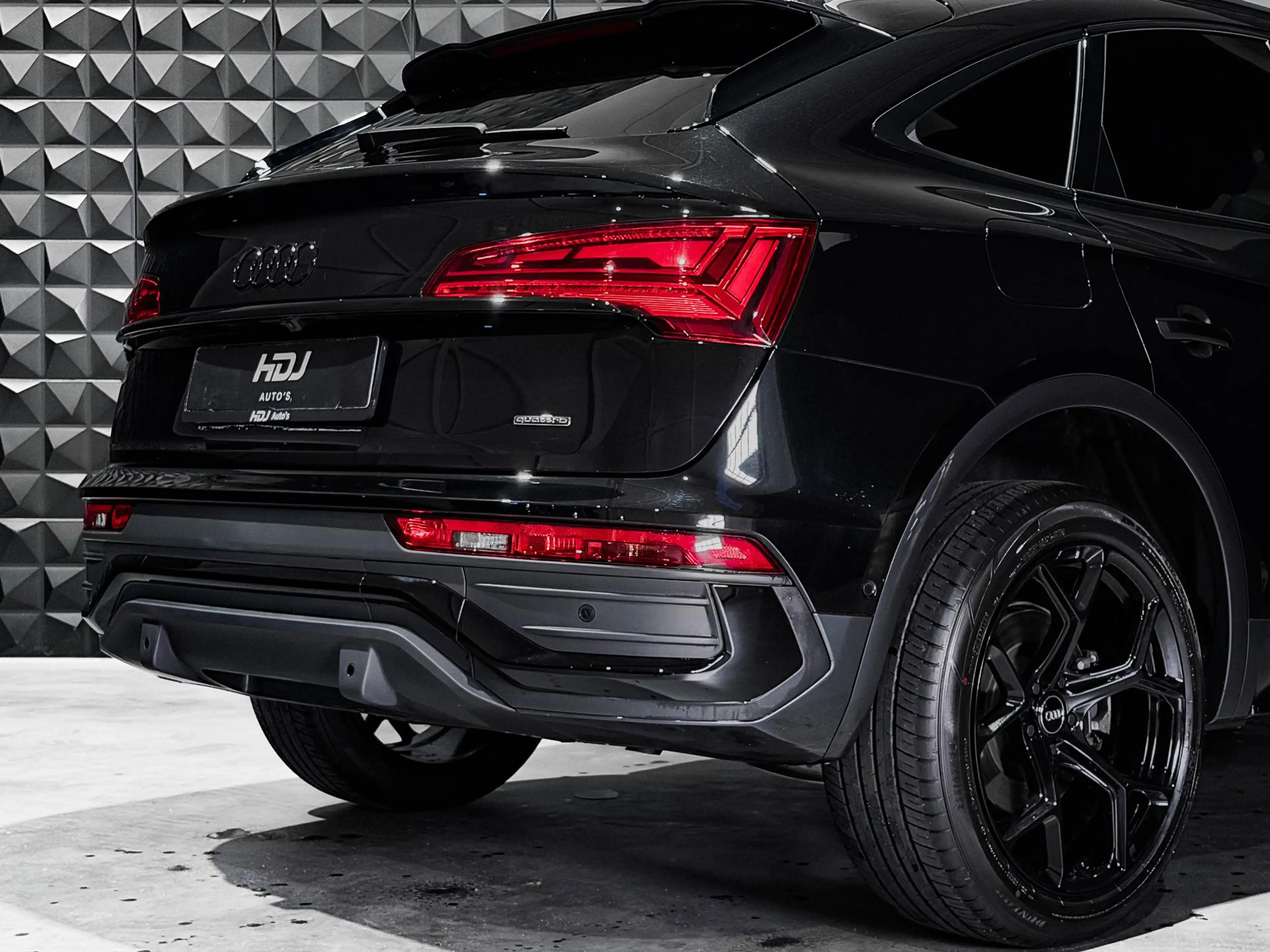 Audi Q5 45 TFSI | All Black | Pano | 20" | Trekh.  Memo | — photo 7