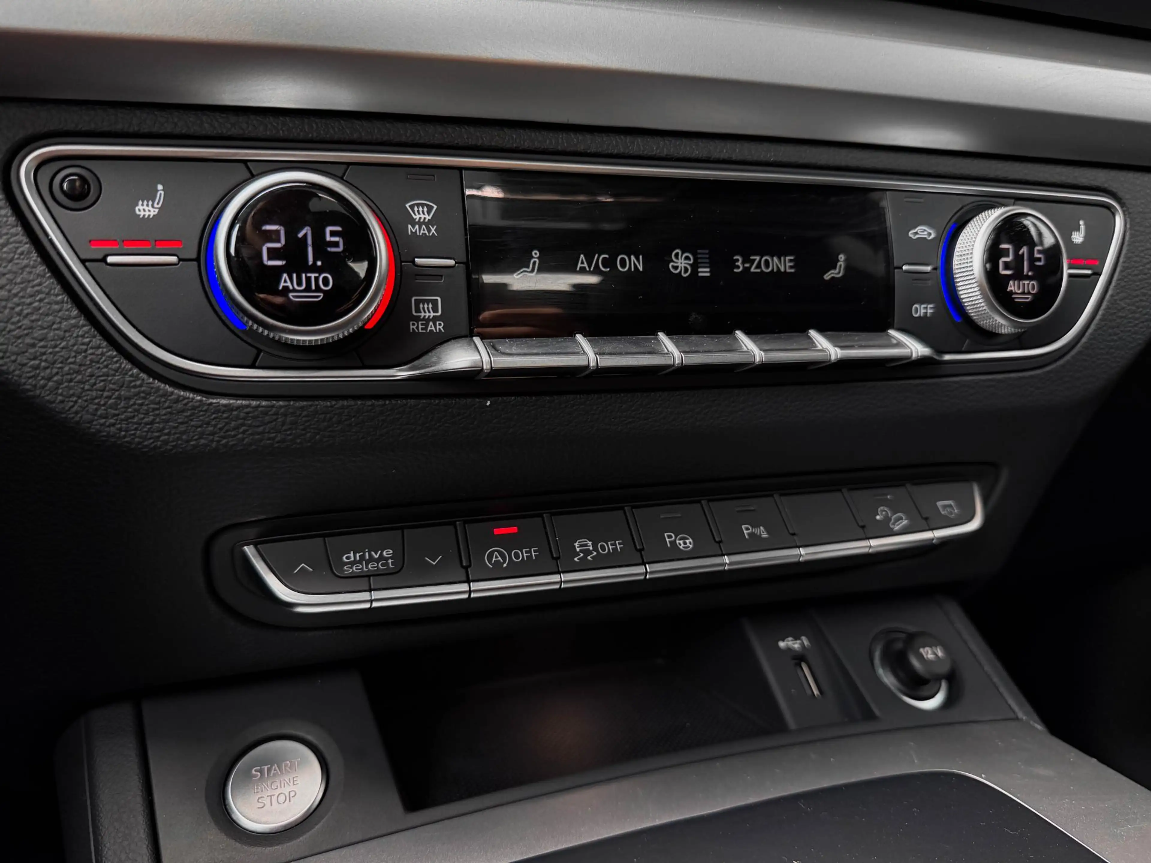Audi Q5 45 TFSI | All Black | Pano | 20" | Trekh.  Memo | — photo 15